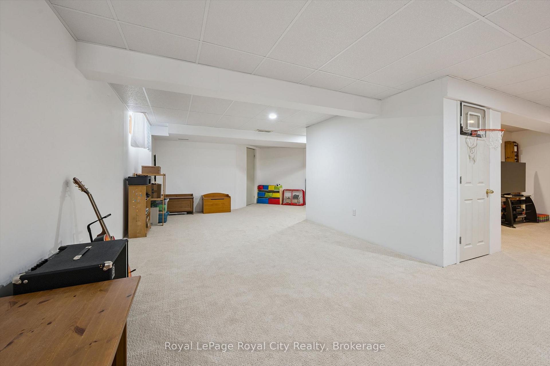 Photo 33 of 3 Munroe Crescent, Guelph, Clairfields/Hanlon Business Park — HOMEH