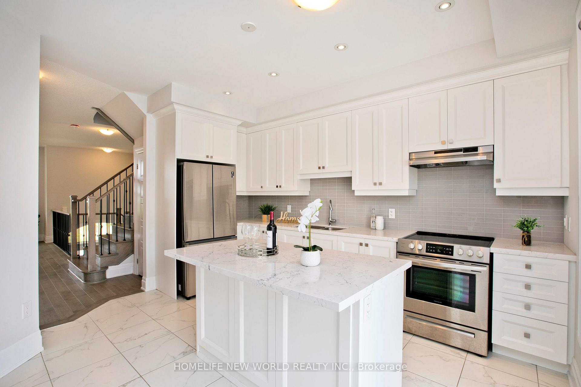 Photo 10 of 18 Campobello Street, Vaughan, Patterson — HOMEH