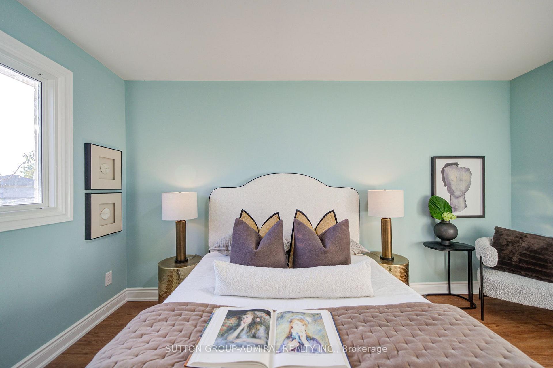Photo 24 of 78 Clayhall Crescent, North York, York University Heights — HOMEH