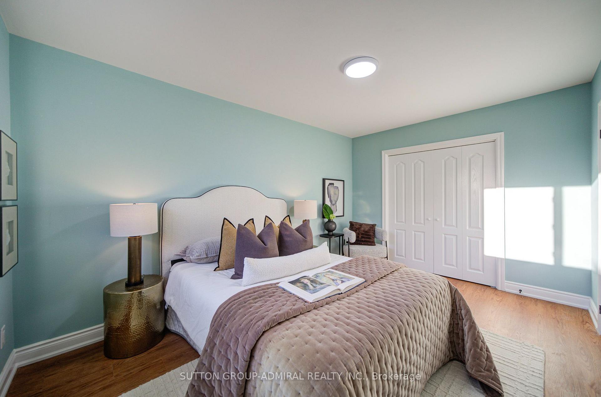 Photo 25 of 78 Clayhall Crescent, North York, York University Heights — HOMEH