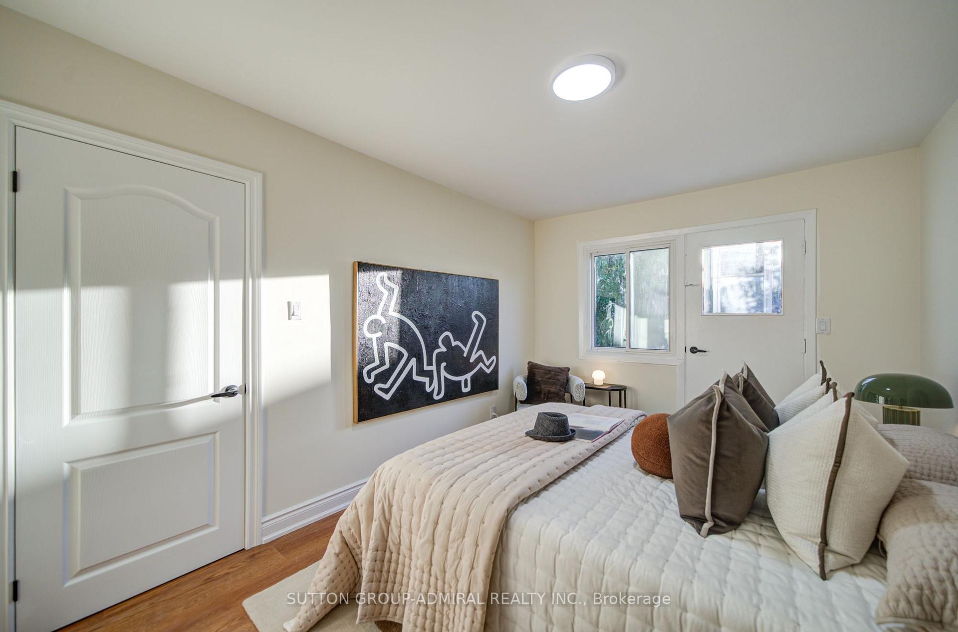 Photo 33 of 78 Clayhall Crescent, North York, York University Heights — HOMEH