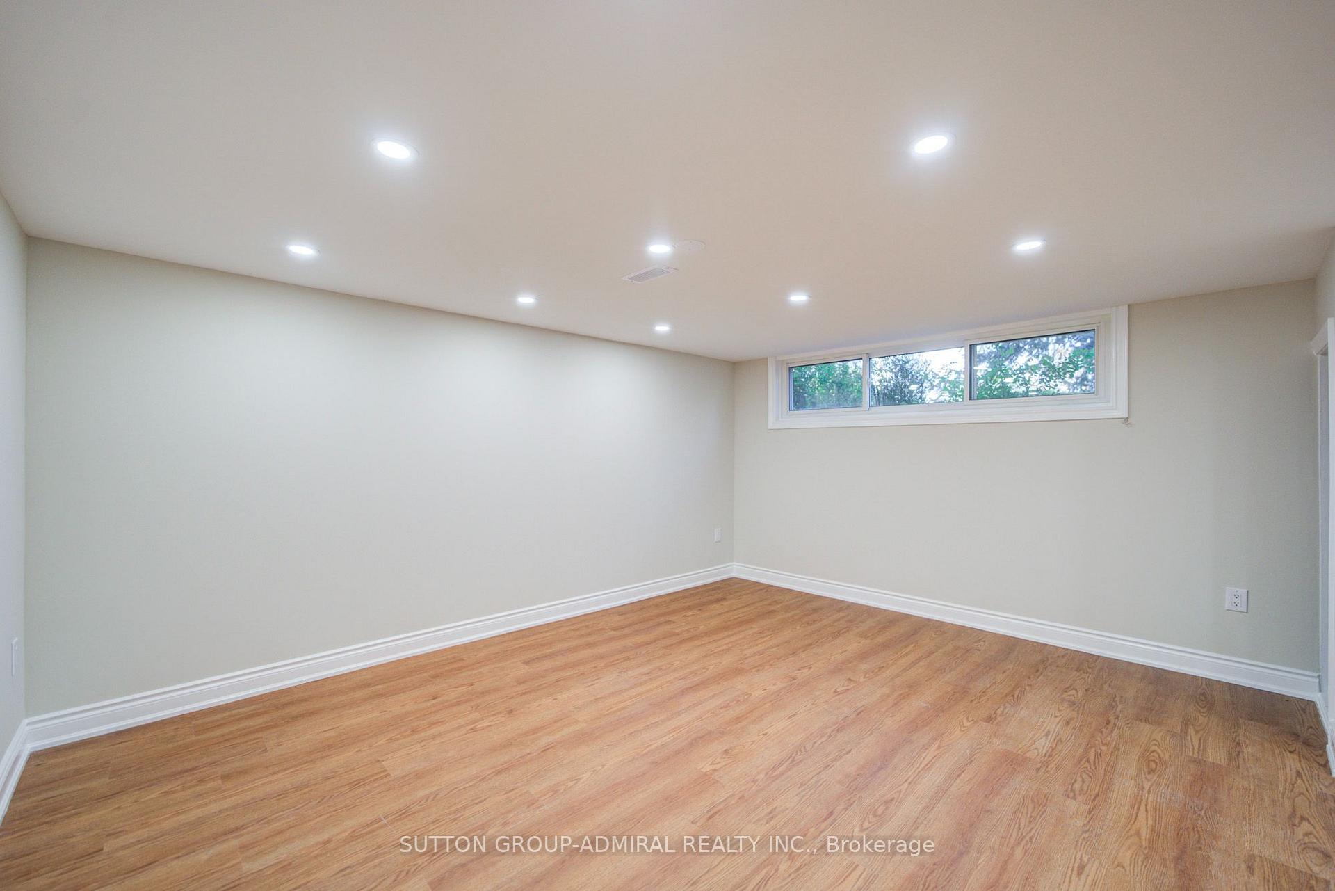 Photo 35 of 78 Clayhall Crescent, North York, York University Heights — HOMEH
