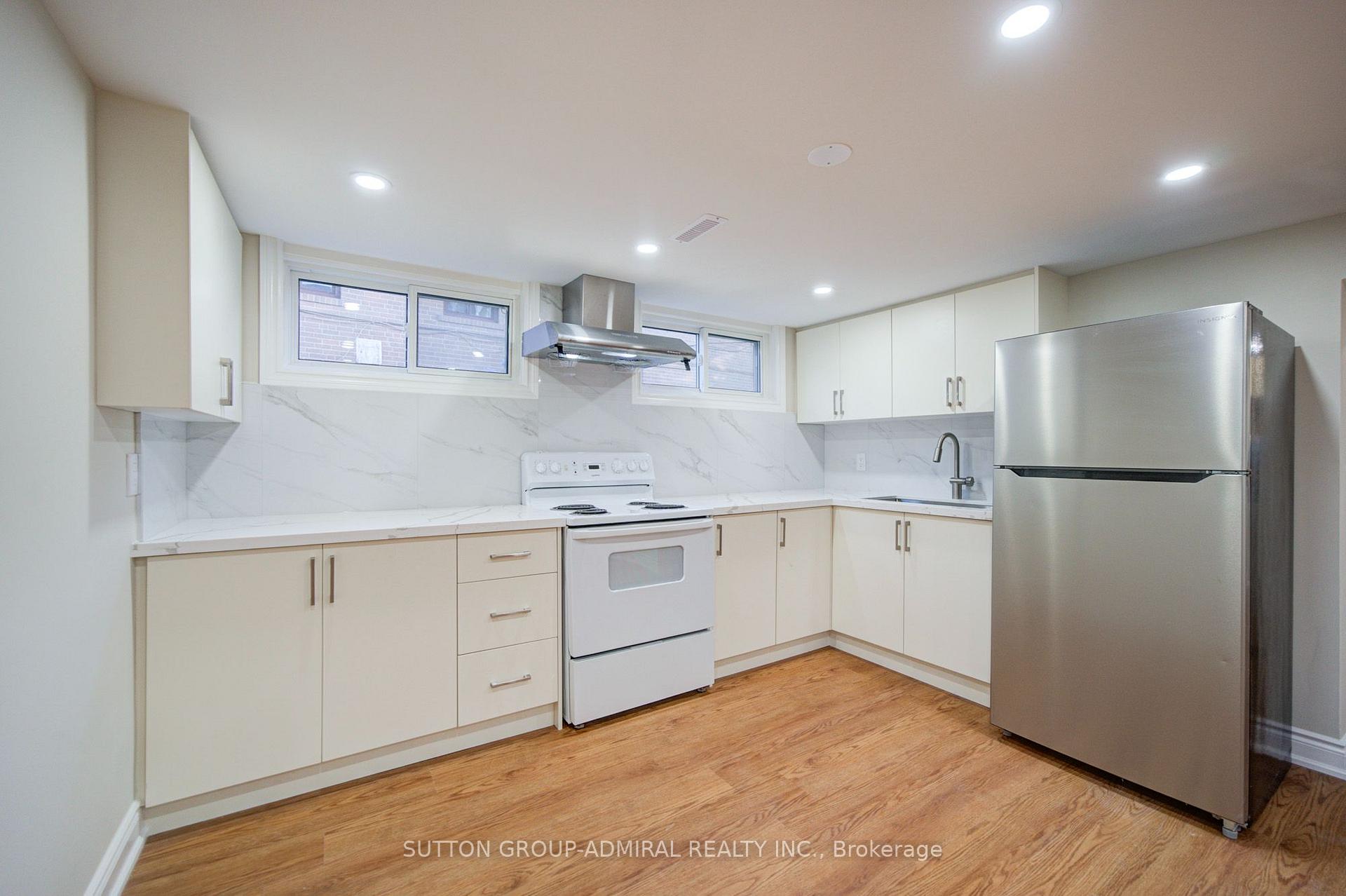 Photo 38 of 78 Clayhall Crescent, North York, York University Heights — HOMEH