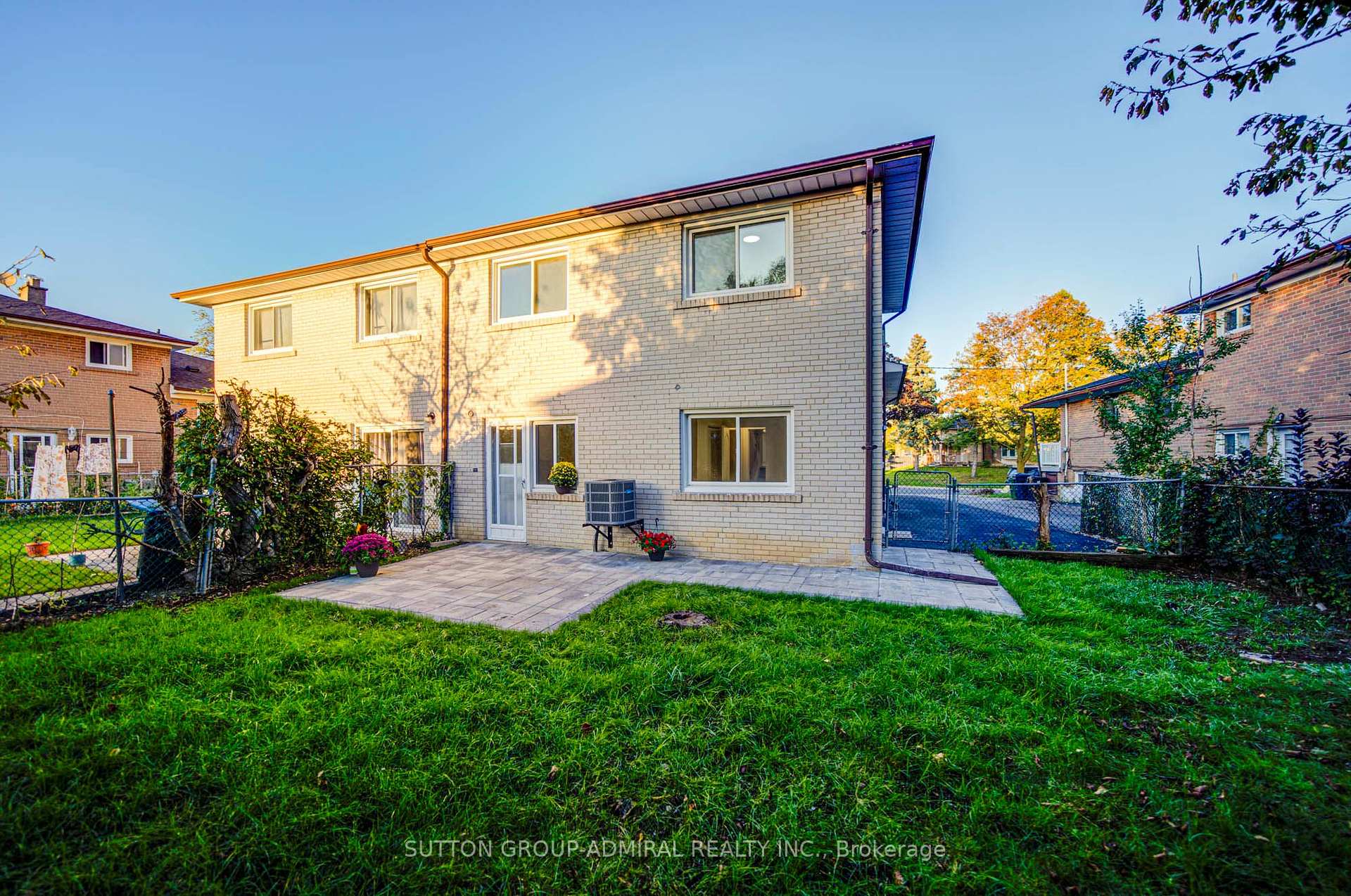 Photo 42 of 78 Clayhall Crescent, North York, York University Heights — HOMEH