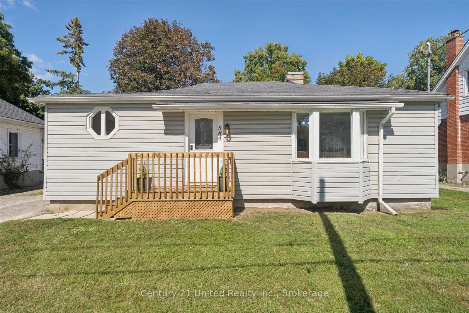 Photo 3 of 584 Wolfe Street, Peterborough, Town Ward 3 — HOMEH