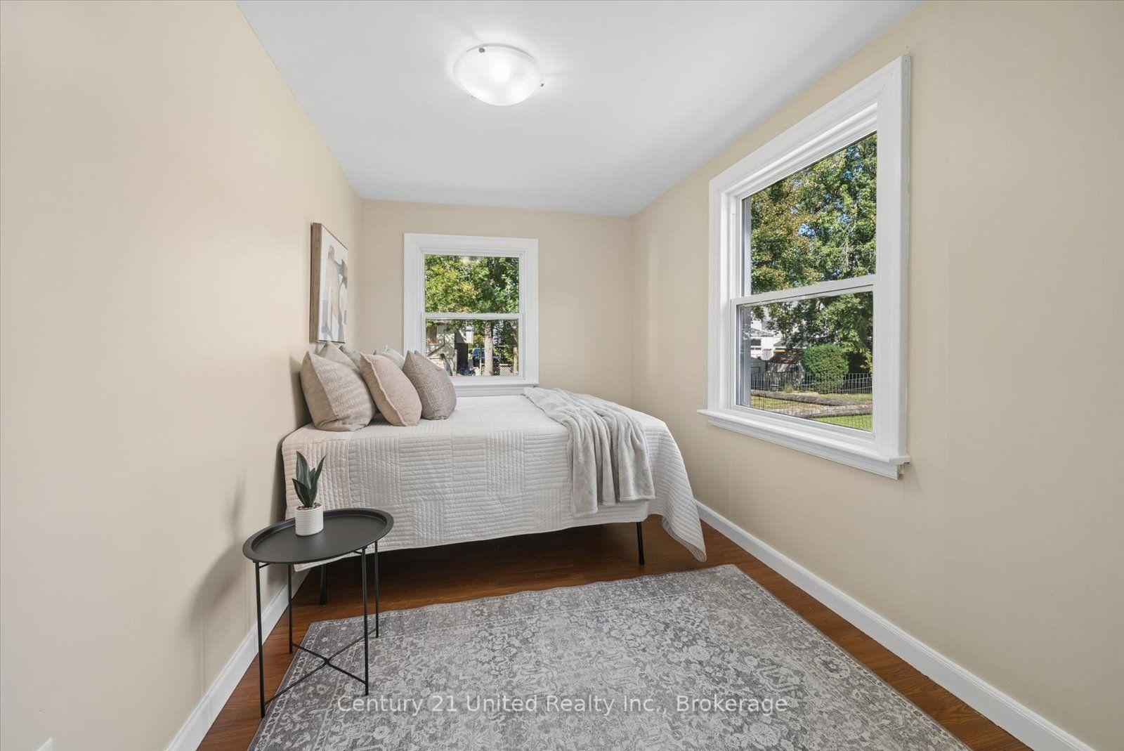 Photo 20 of 584 Wolfe Street, Peterborough, Town Ward 3 — HOMEH