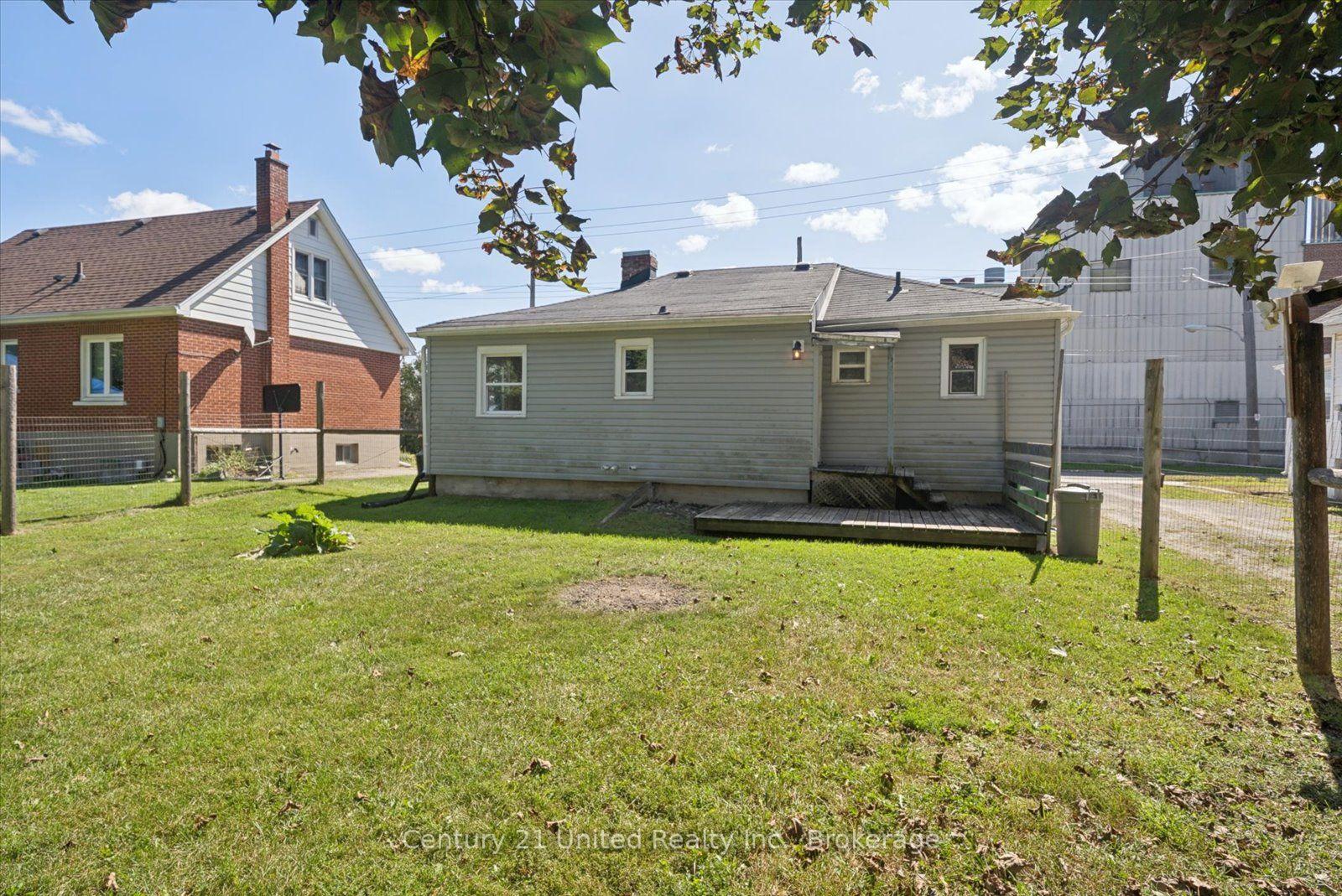 Photo 29 of 584 Wolfe Street, Peterborough, Town Ward 3 — HOMEH