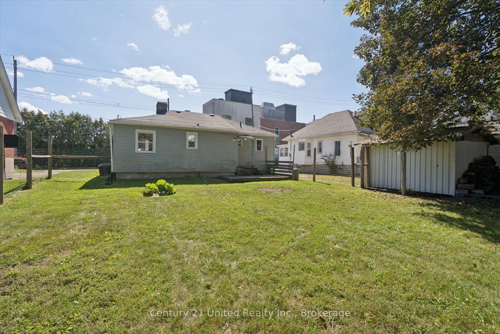 Photo 30 of 584 Wolfe Street, Peterborough, Town Ward 3 — HOMEH