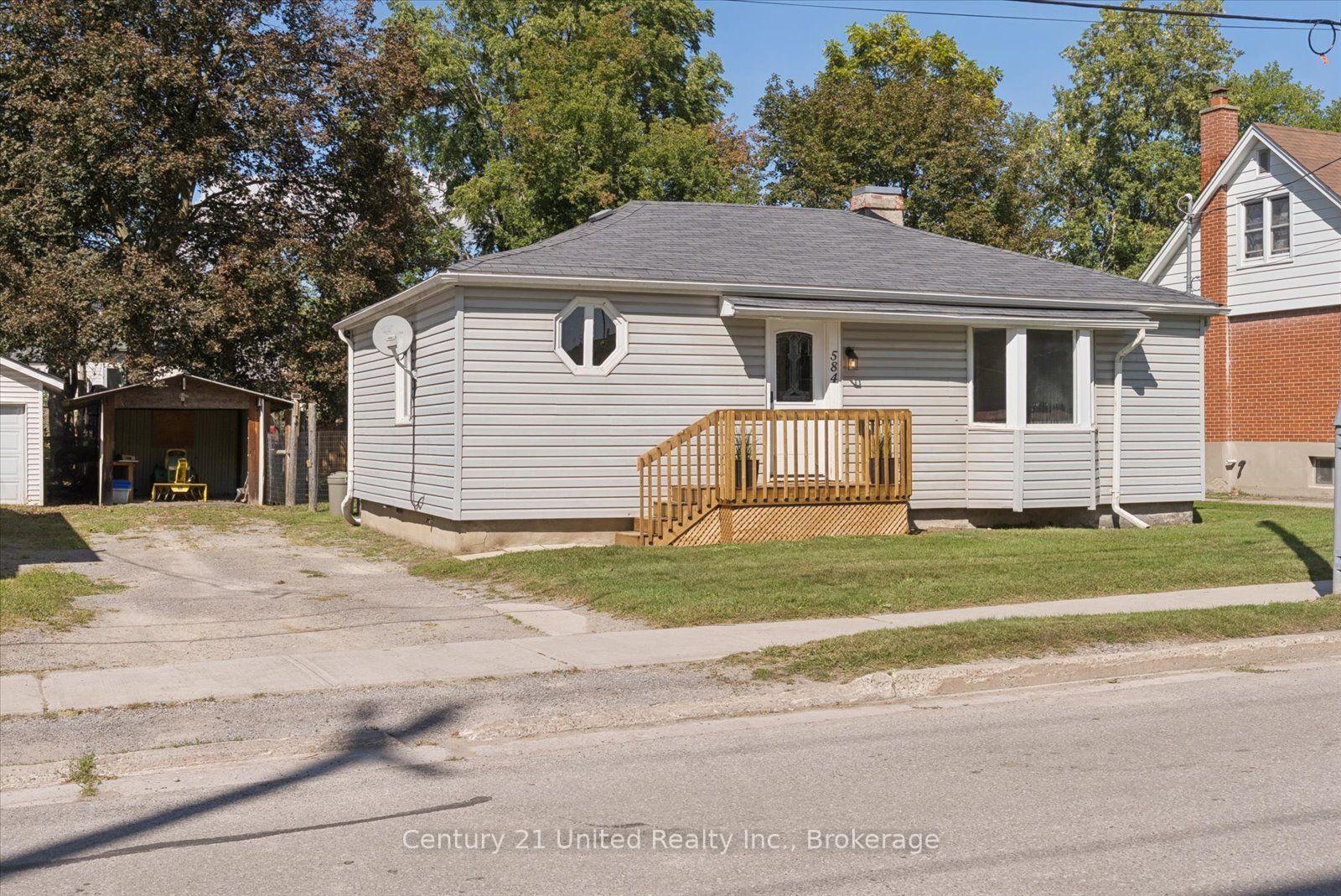 Photo 32 of 584 Wolfe Street, Peterborough, Town Ward 3 — HOMEH