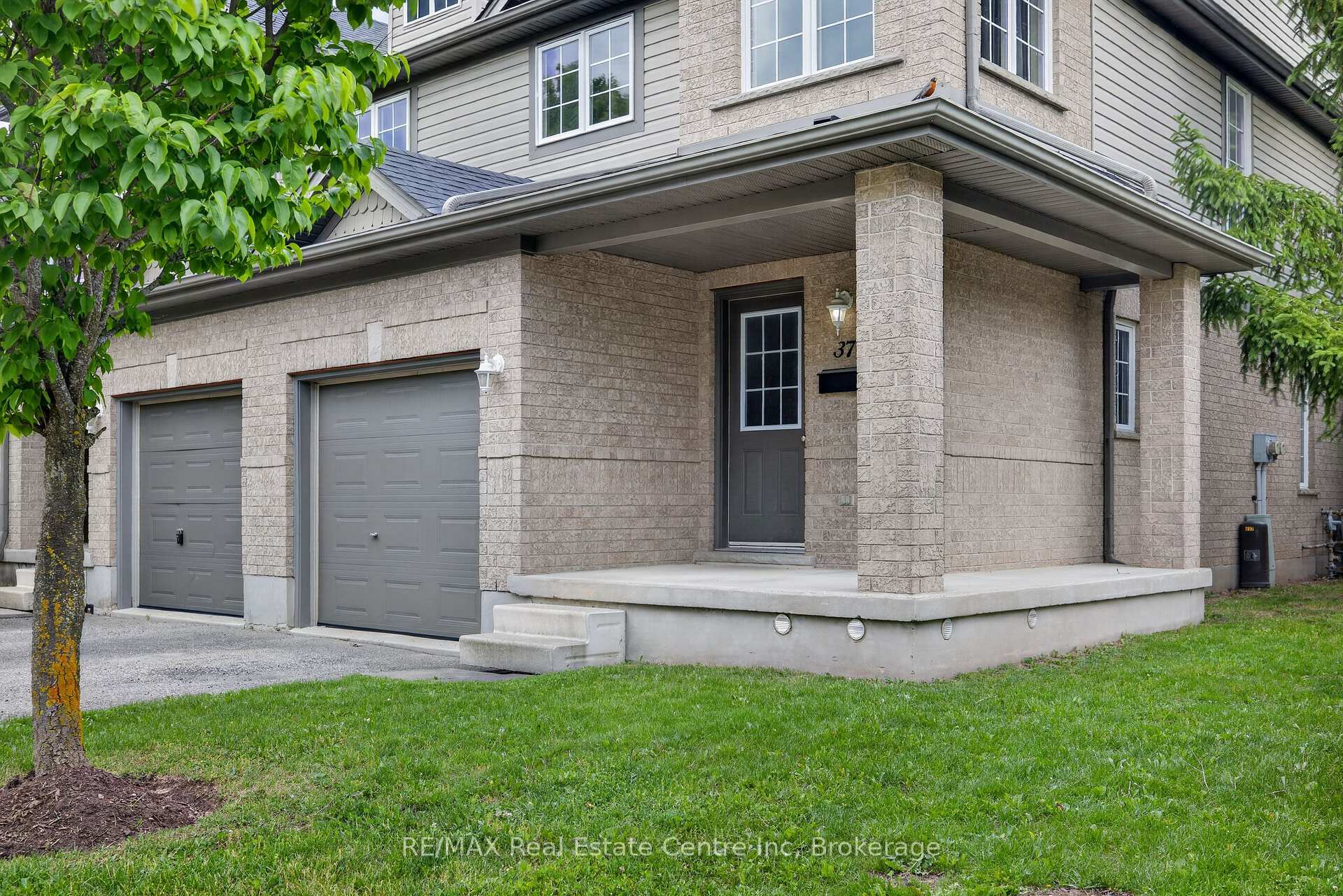 Photo 7 of 30 Vaughan Street, Guelph, Clairfields/Hanlon Business Park — HOMEH