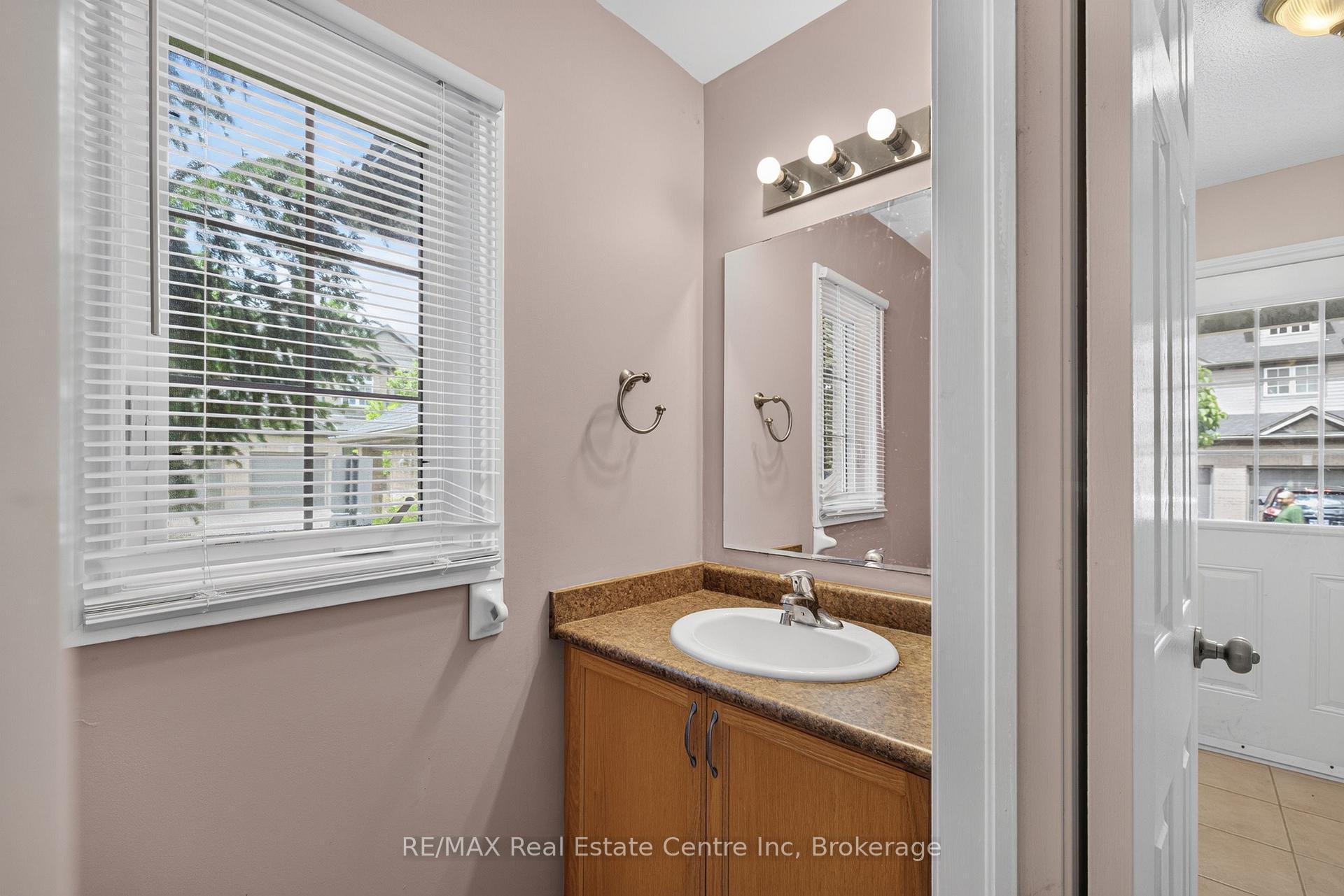 Photo 10 of 30 Vaughan Street, Guelph, Clairfields/Hanlon Business Park — HOMEH