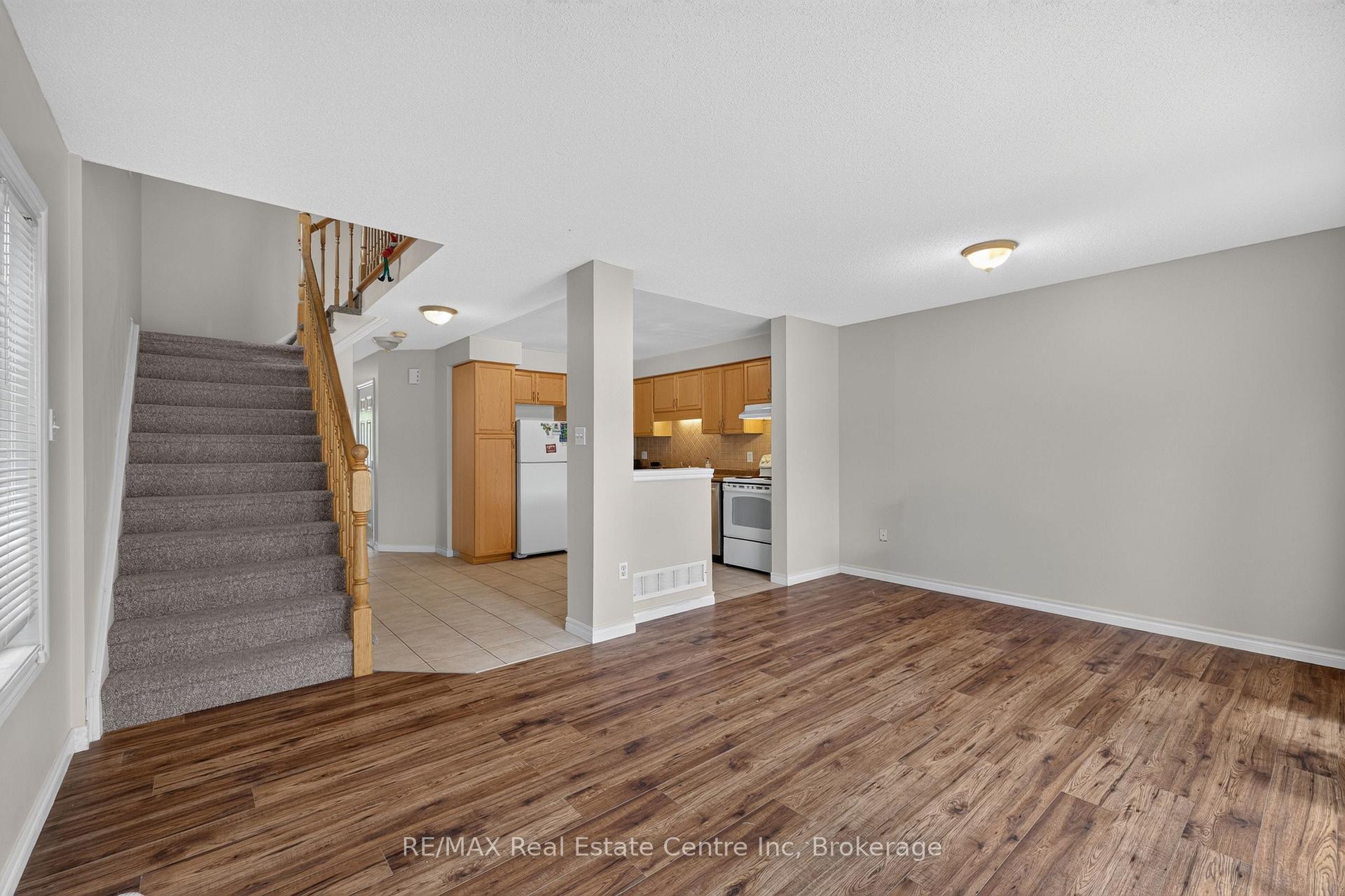 Photo 13 of 30 Vaughan Street, Guelph, Clairfields/Hanlon Business Park — HOMEH