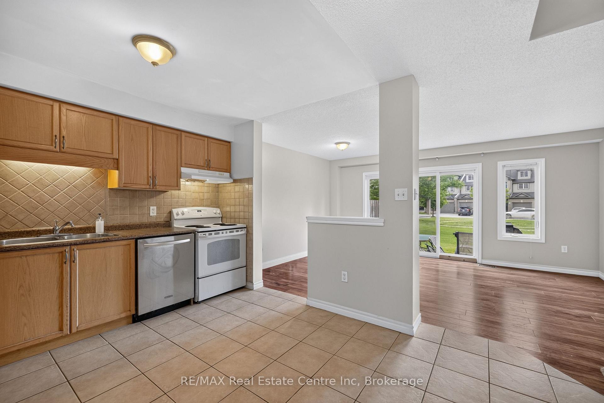 Photo 20 of 30 Vaughan Street, Guelph, Clairfields/Hanlon Business Park — HOMEH