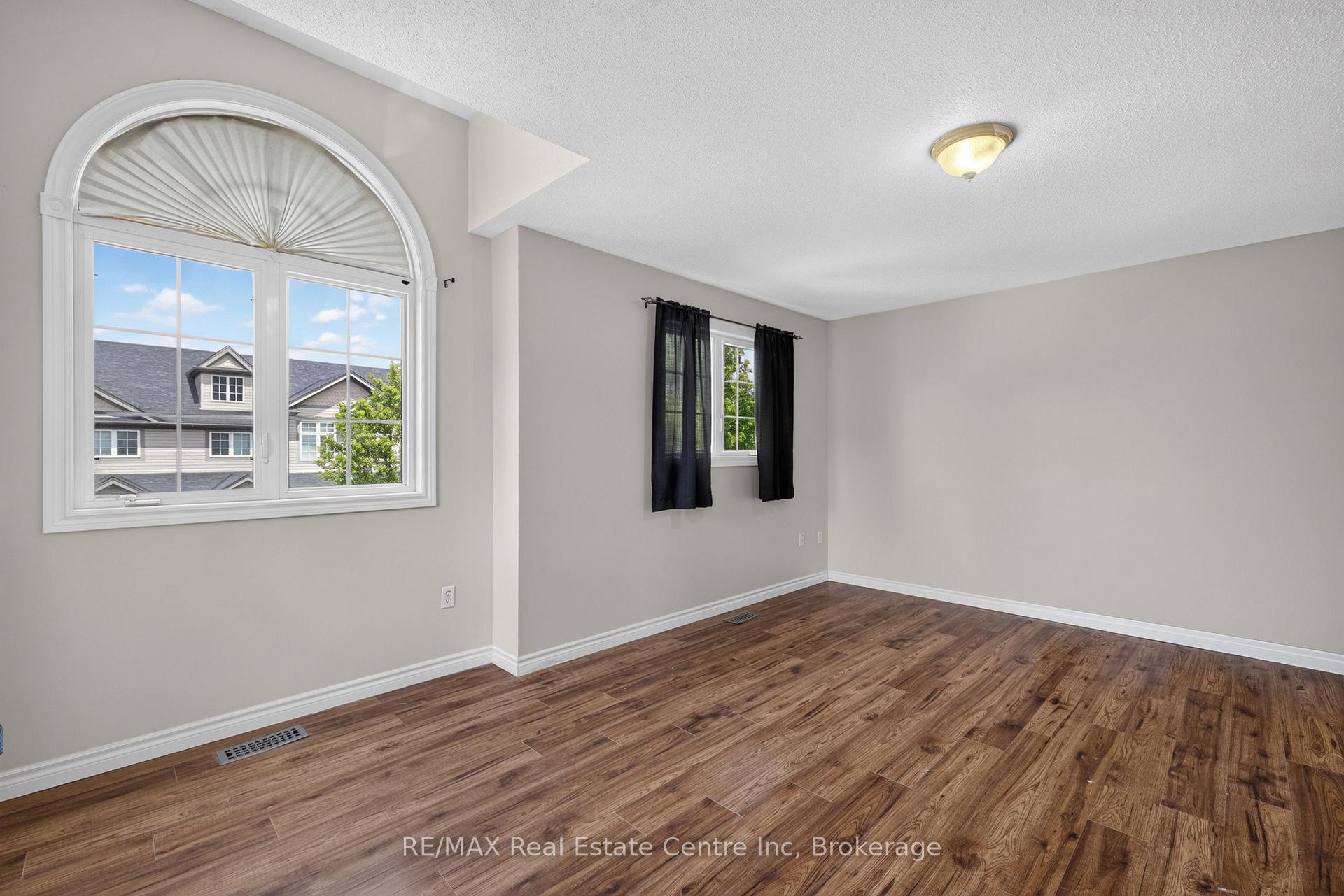 Photo 22 of 30 Vaughan Street, Guelph, Clairfields/Hanlon Business Park — HOMEH