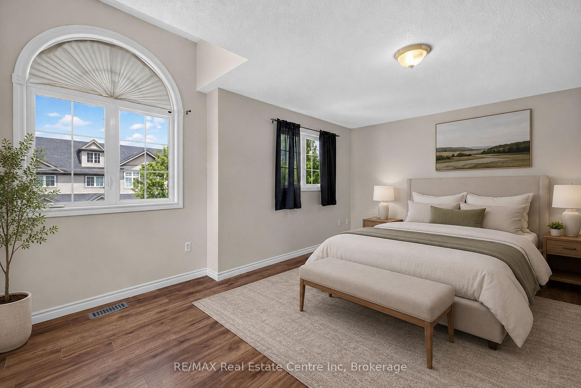 Photo 23 of 30 Vaughan Street, Guelph, Clairfields/Hanlon Business Park — HOMEH