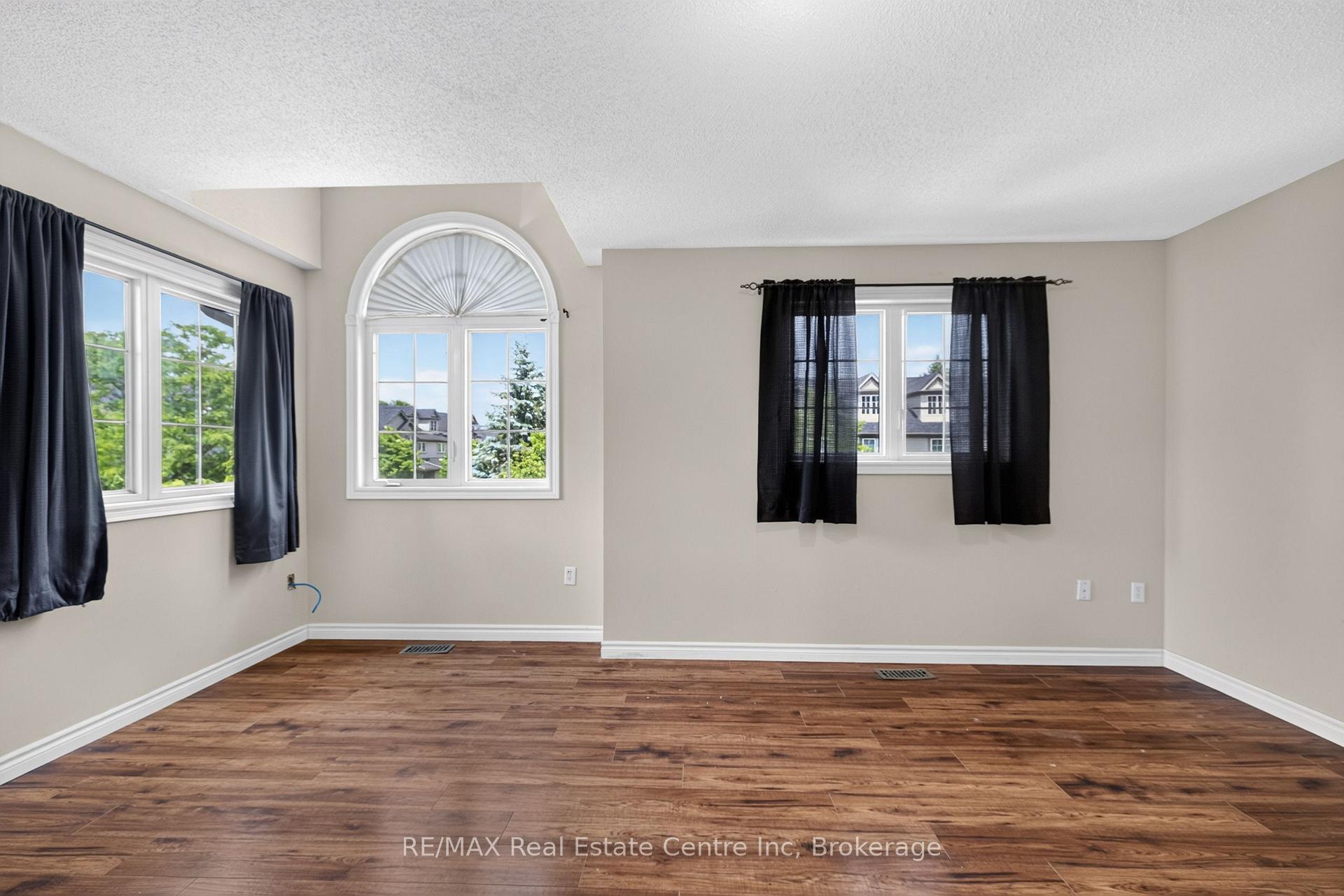 Photo 24 of 30 Vaughan Street, Guelph, Clairfields/Hanlon Business Park — HOMEH