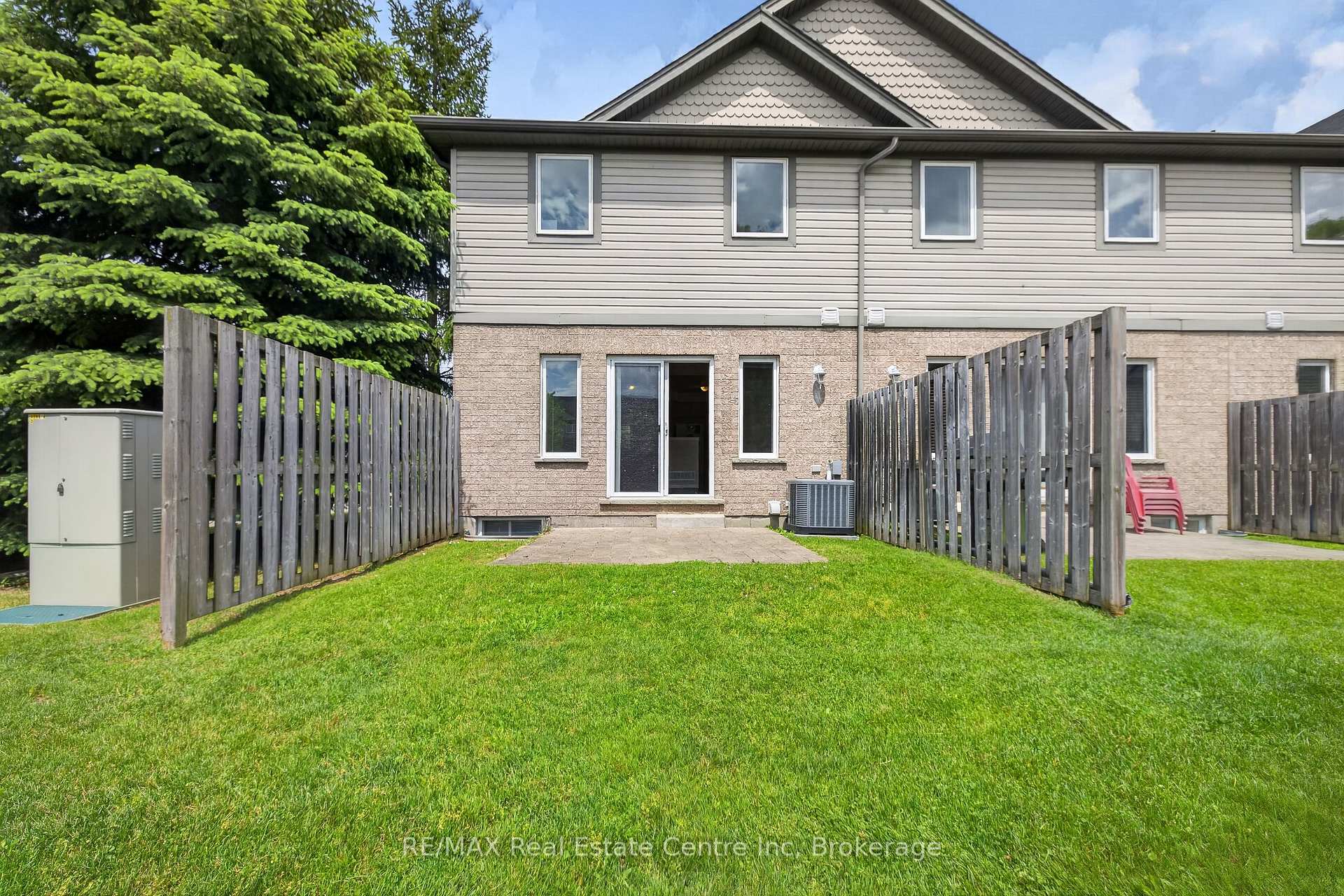 Photo 32 of 30 Vaughan Street, Guelph, Clairfields/Hanlon Business Park — HOMEH