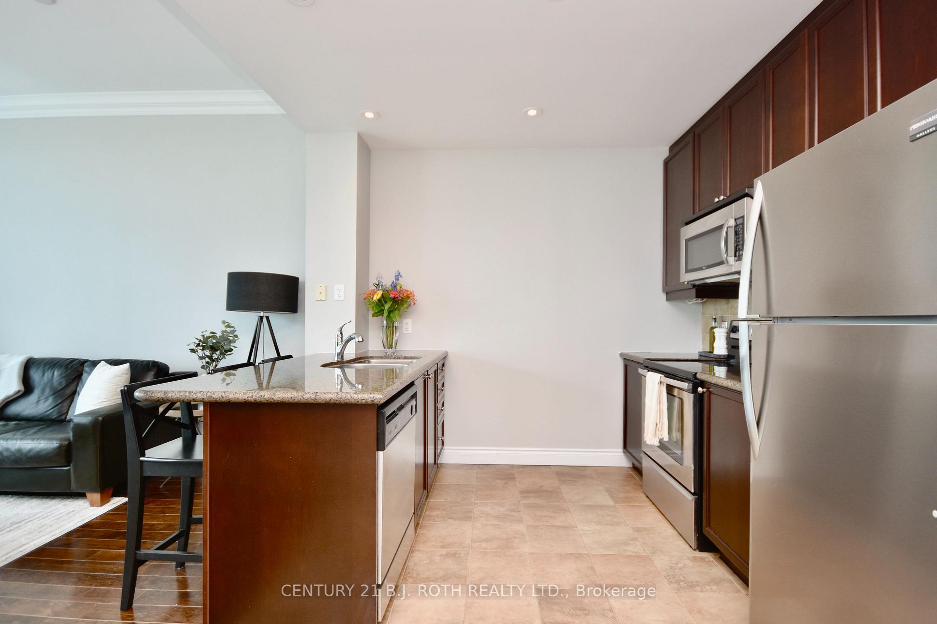 Photo 2 of Unit PH11, 37 Ellen Street, Barrie, City Centre — HOMEH