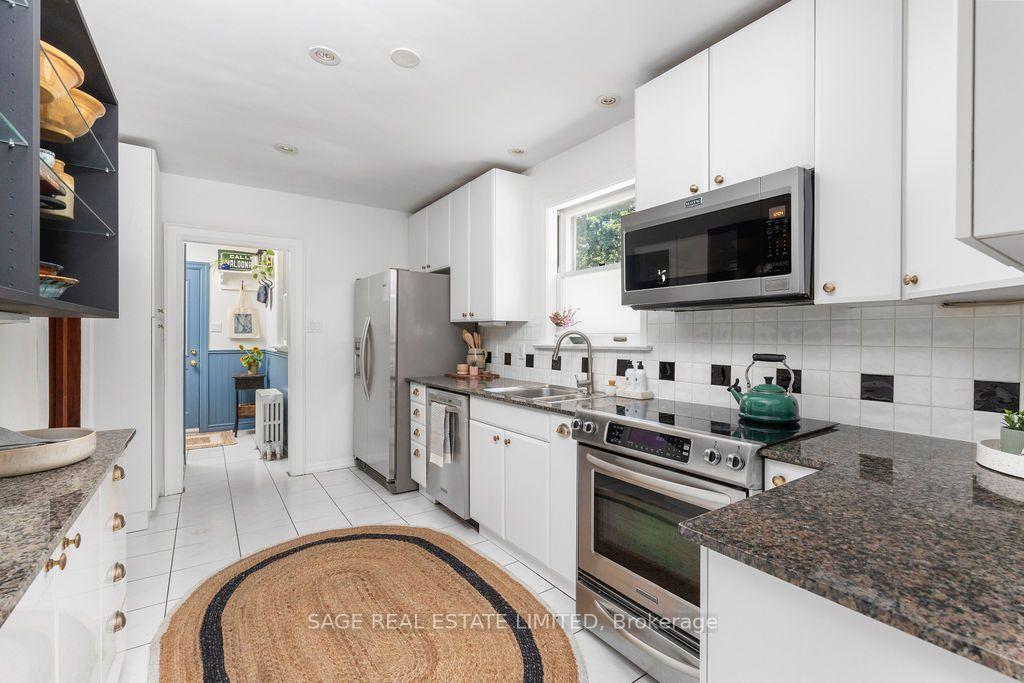 Photo 12 of 90 Methuen Avenue, Toronto, Lambton Baby Point — HOMEH
