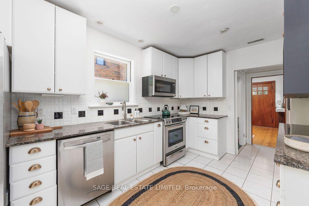 Photo 13 of 90 Methuen Avenue, Toronto, Lambton Baby Point — HOMEH