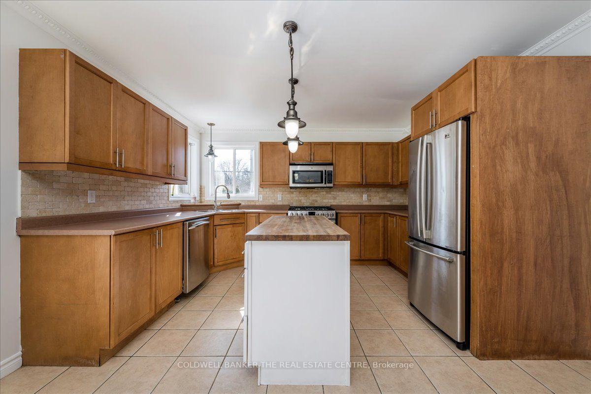 Photo 9 of 229 Sproule Drive, Barrie, Edgehill Drive — HOMEH