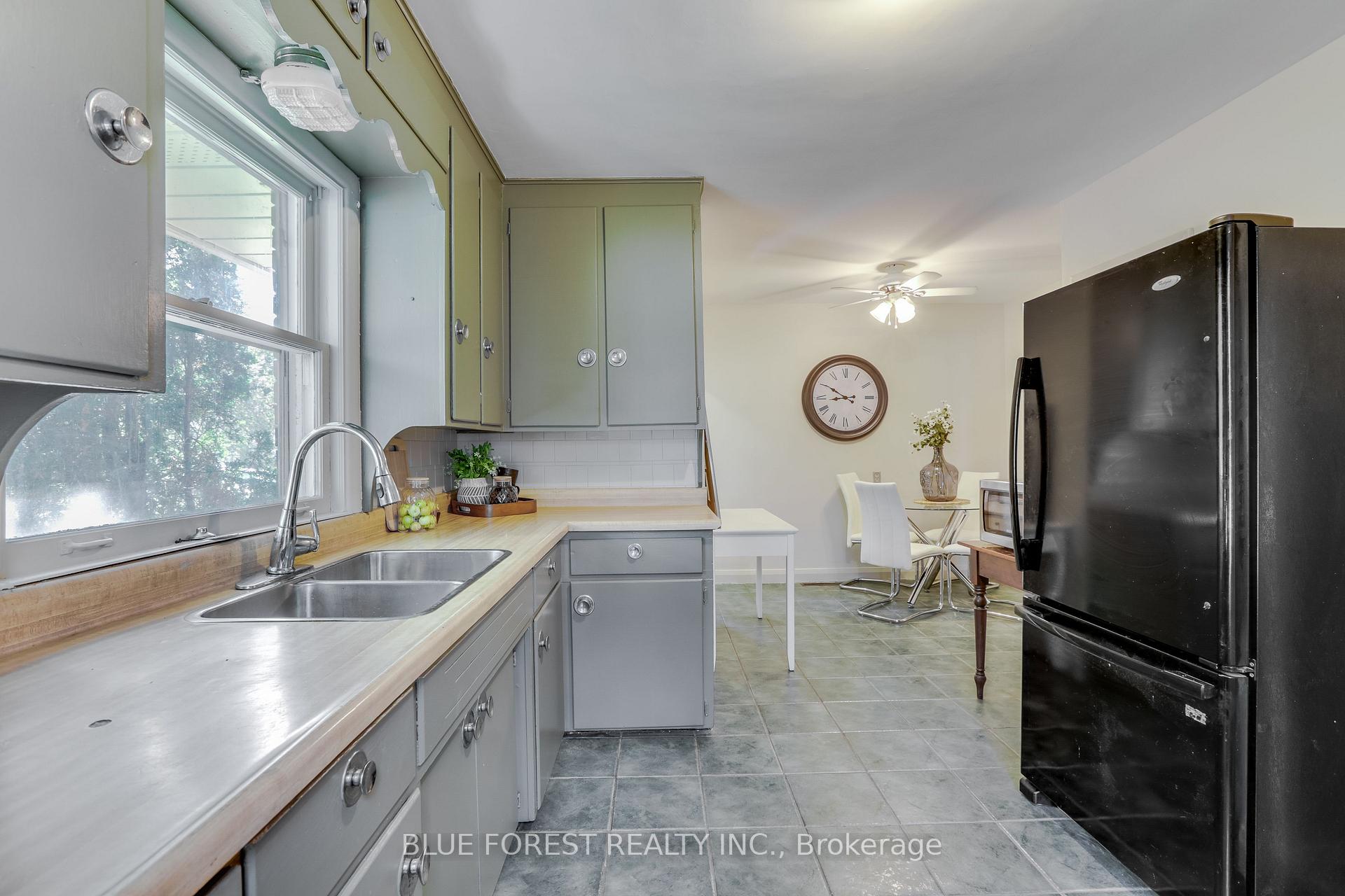 Photo 7 of 75 Pine Street E, Aylmer — HOMEH