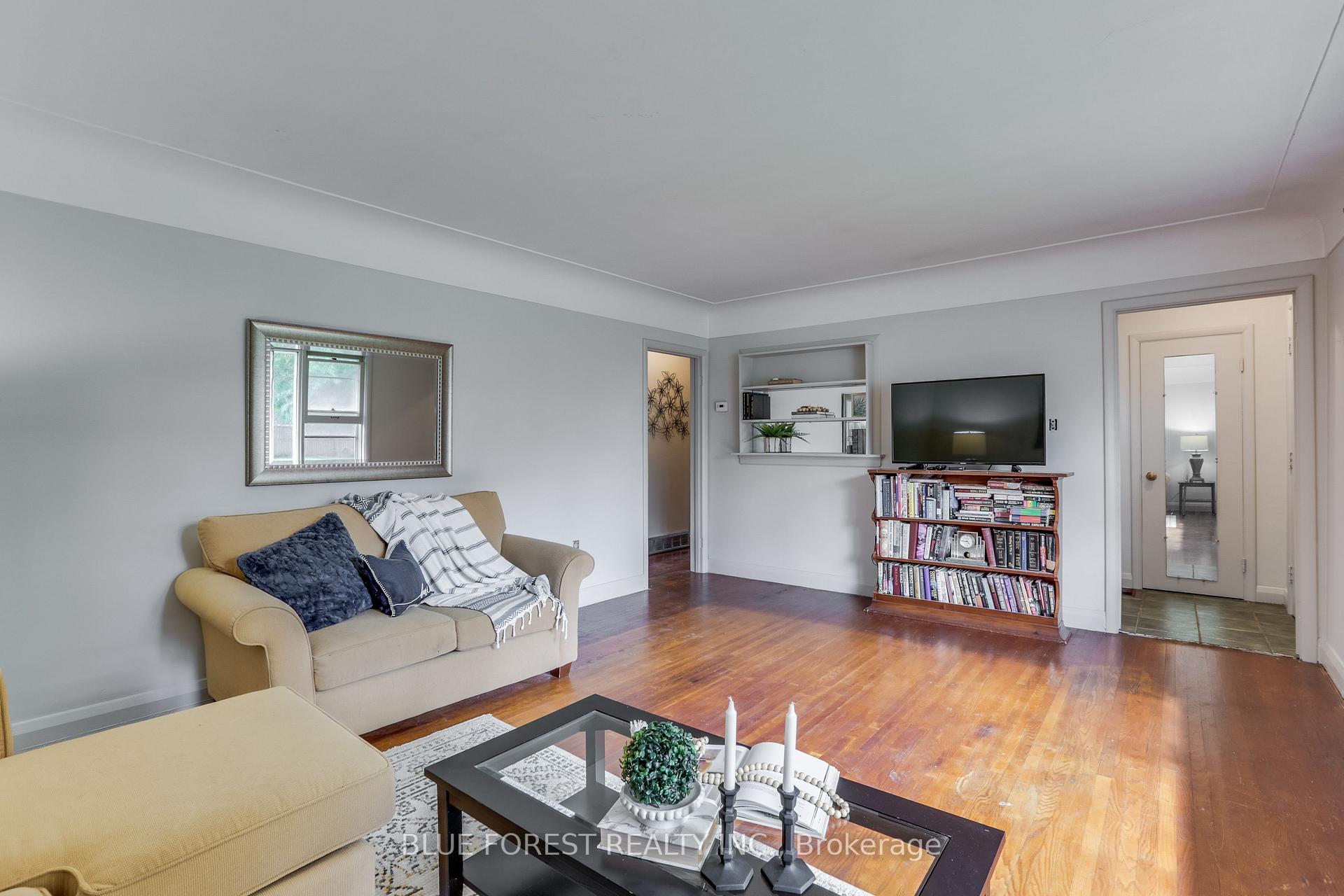 Photo 11 of 75 Pine Street E, Aylmer — HOMEH