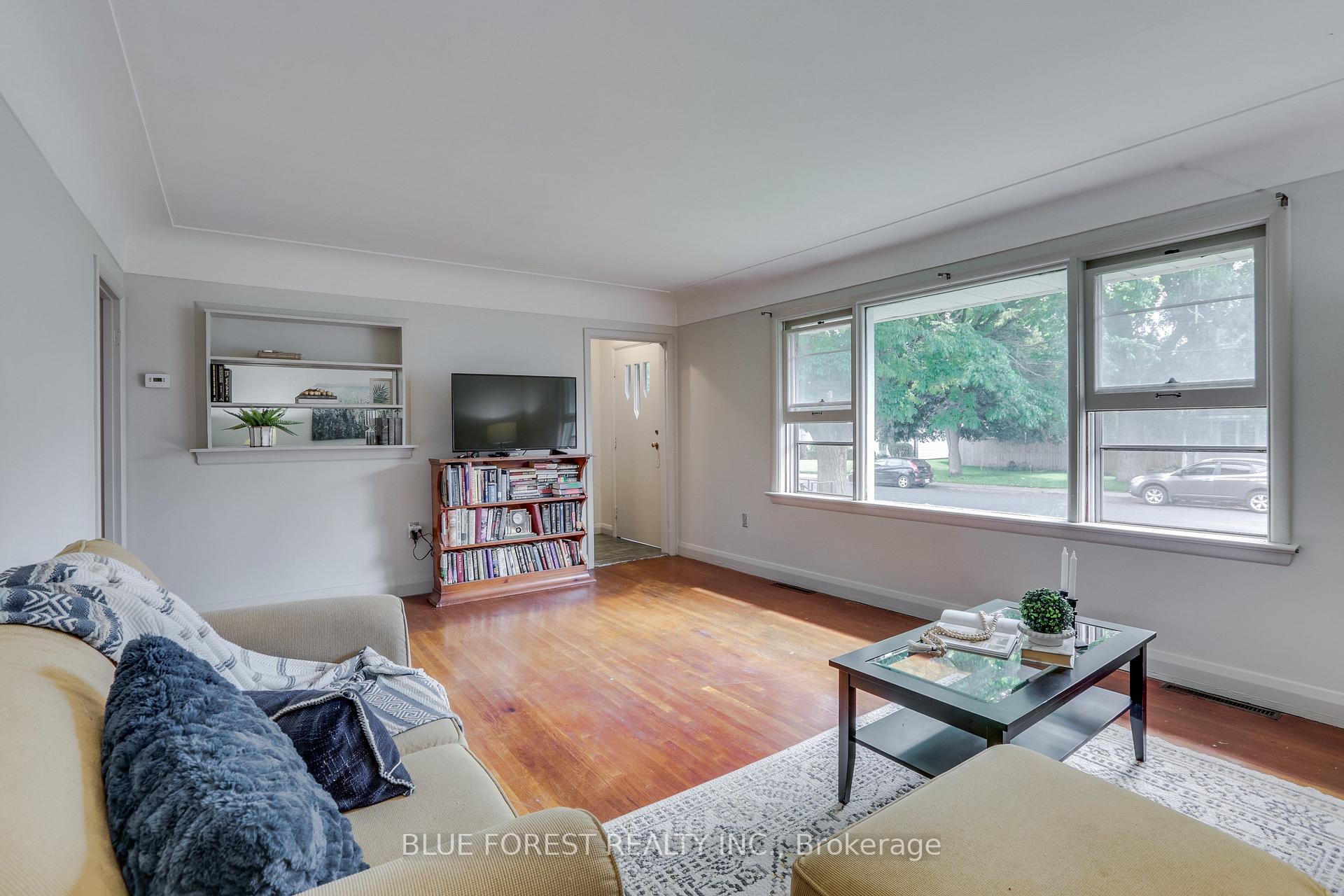 Photo 12 of 75 Pine Street E, Aylmer — HOMEH