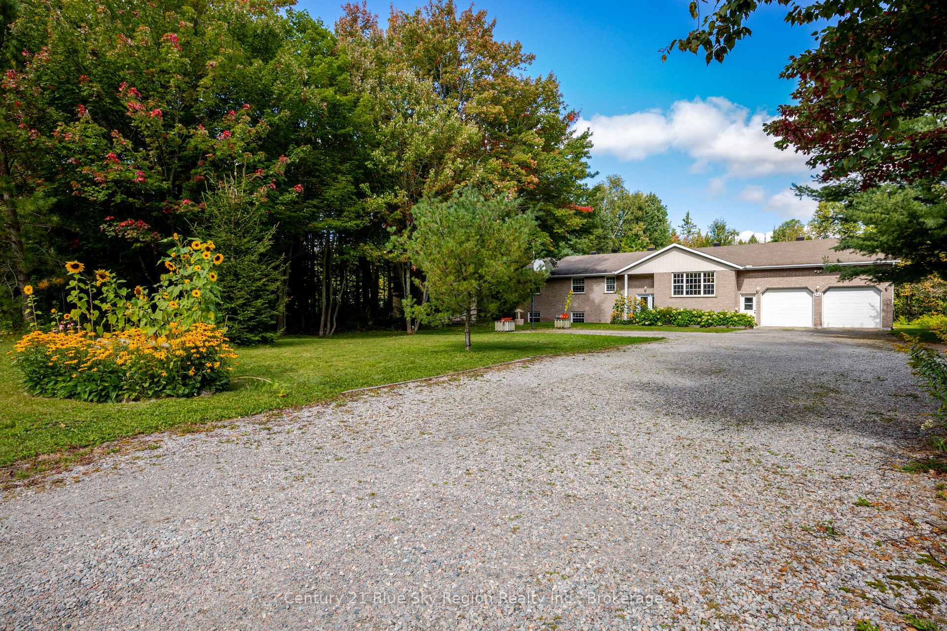 Photo 1 of 44 Springdale Drive, North Bay, Airport — HOMEH
