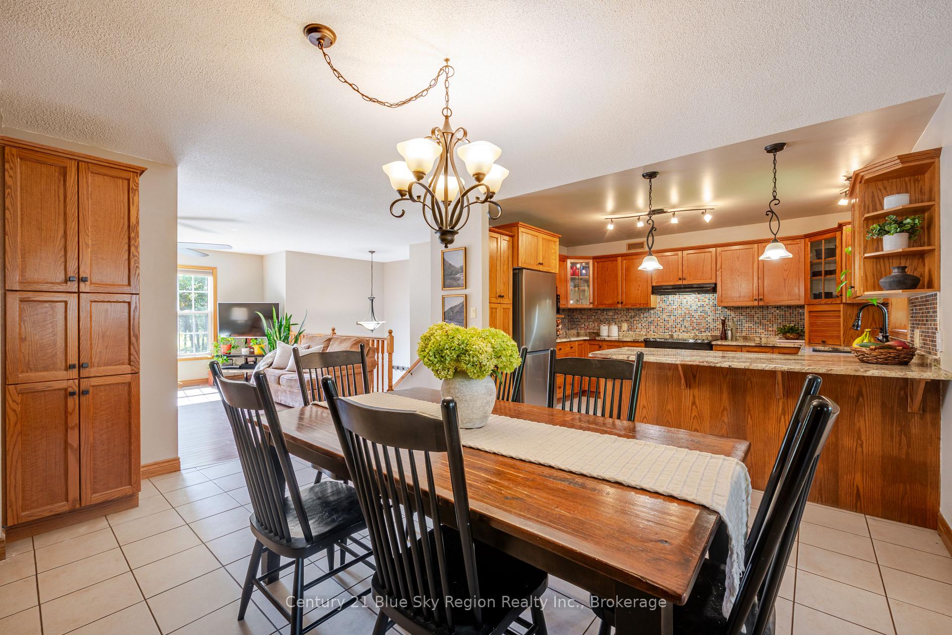 Photo 9 of 44 Springdale Drive, North Bay, Airport — HOMEH