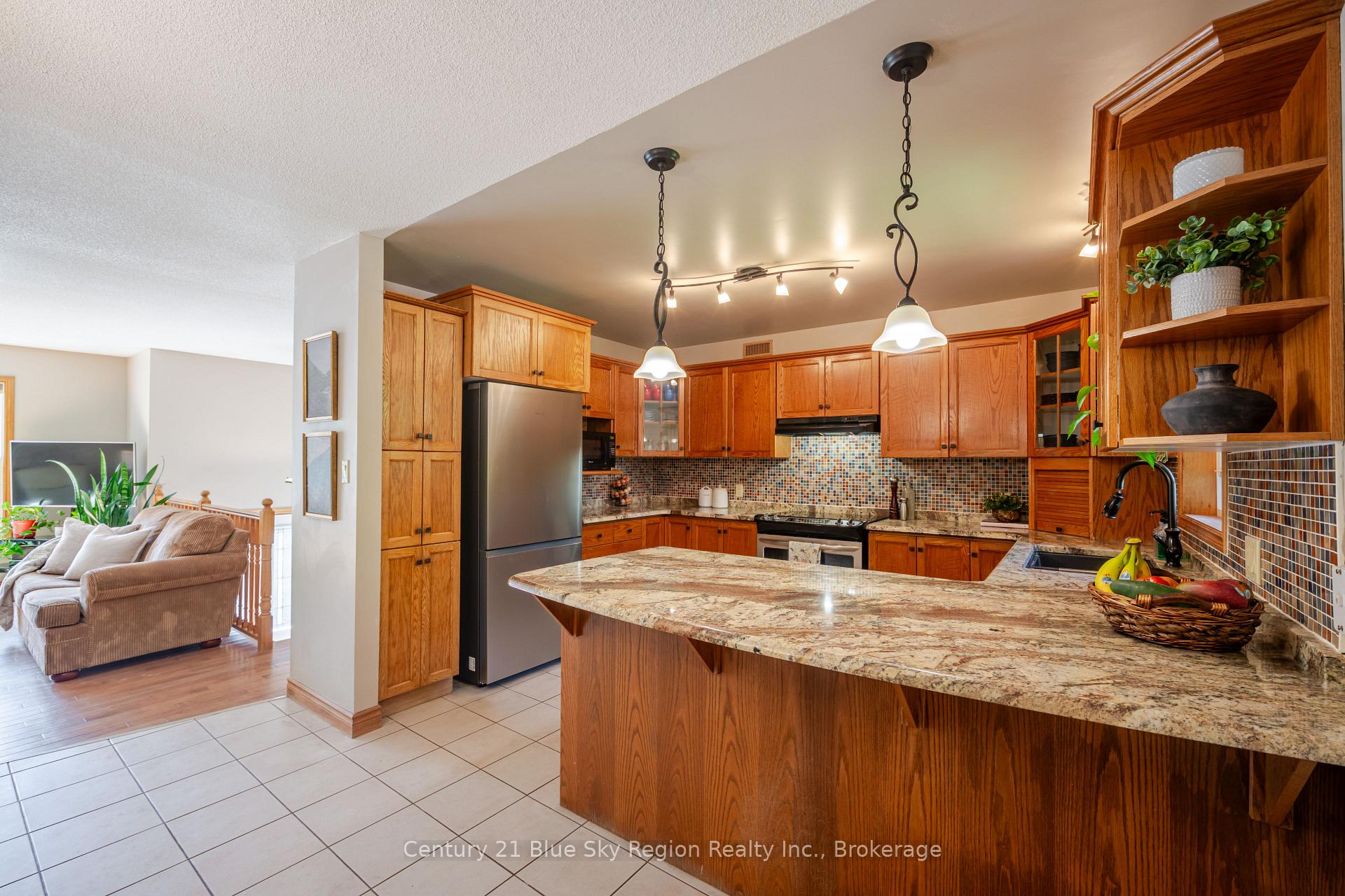 Photo 10 of 44 Springdale Drive, North Bay, Airport — HOMEH