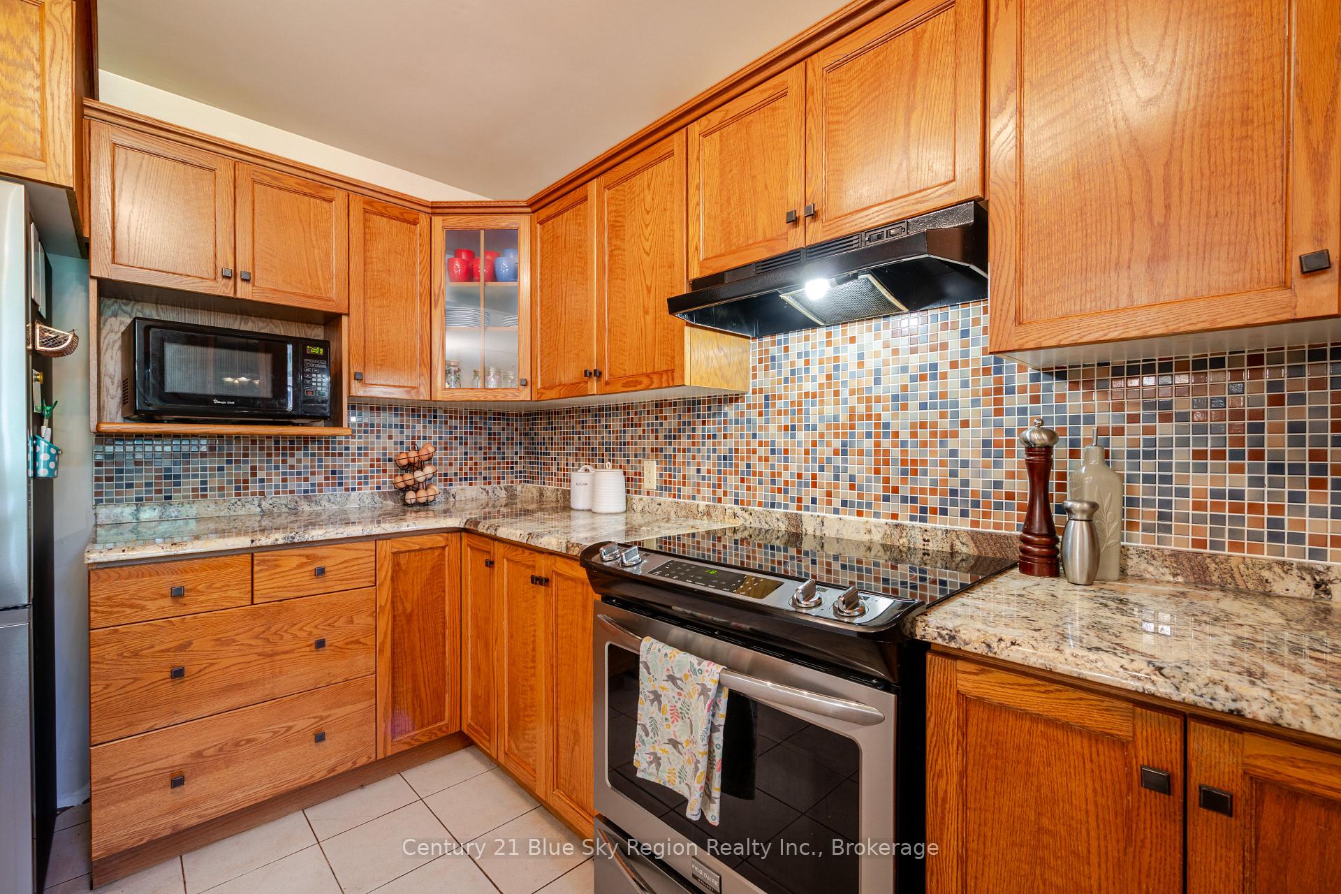 Photo 13 of 44 Springdale Drive, North Bay, Airport — HOMEH
