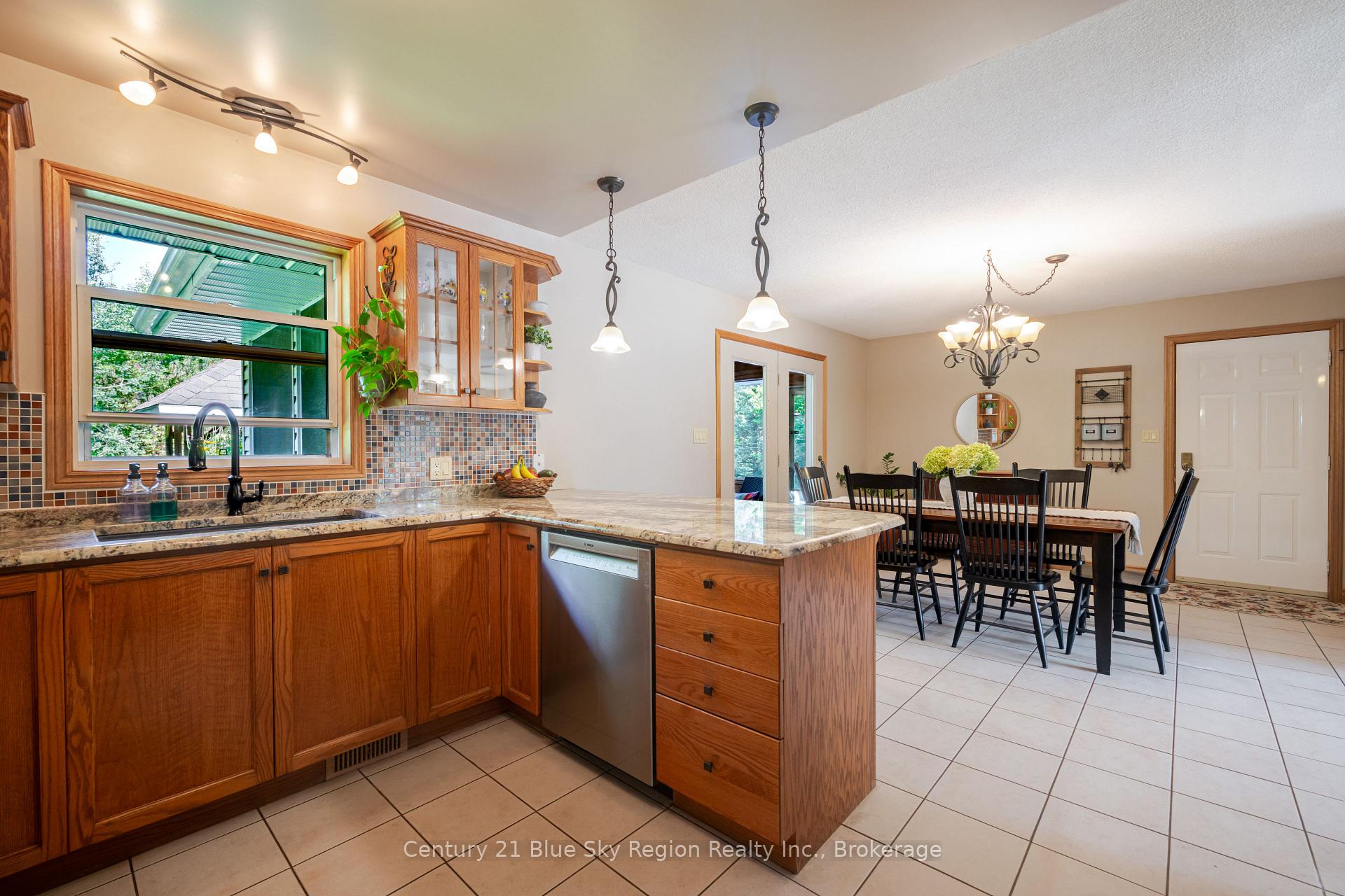 Photo 14 of 44 Springdale Drive, North Bay, Airport — HOMEH