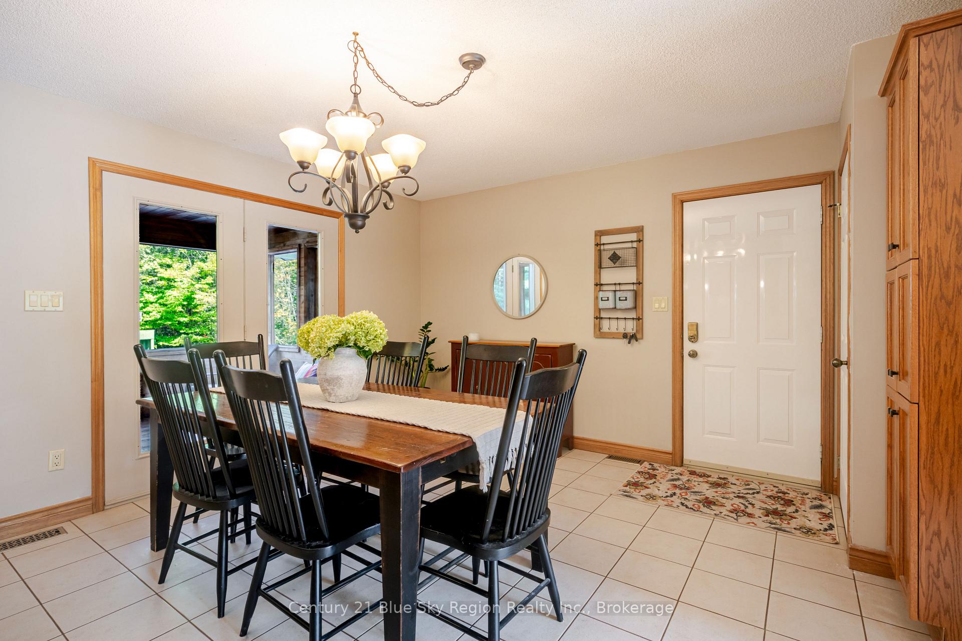 Photo 15 of 44 Springdale Drive, North Bay, Airport — HOMEH