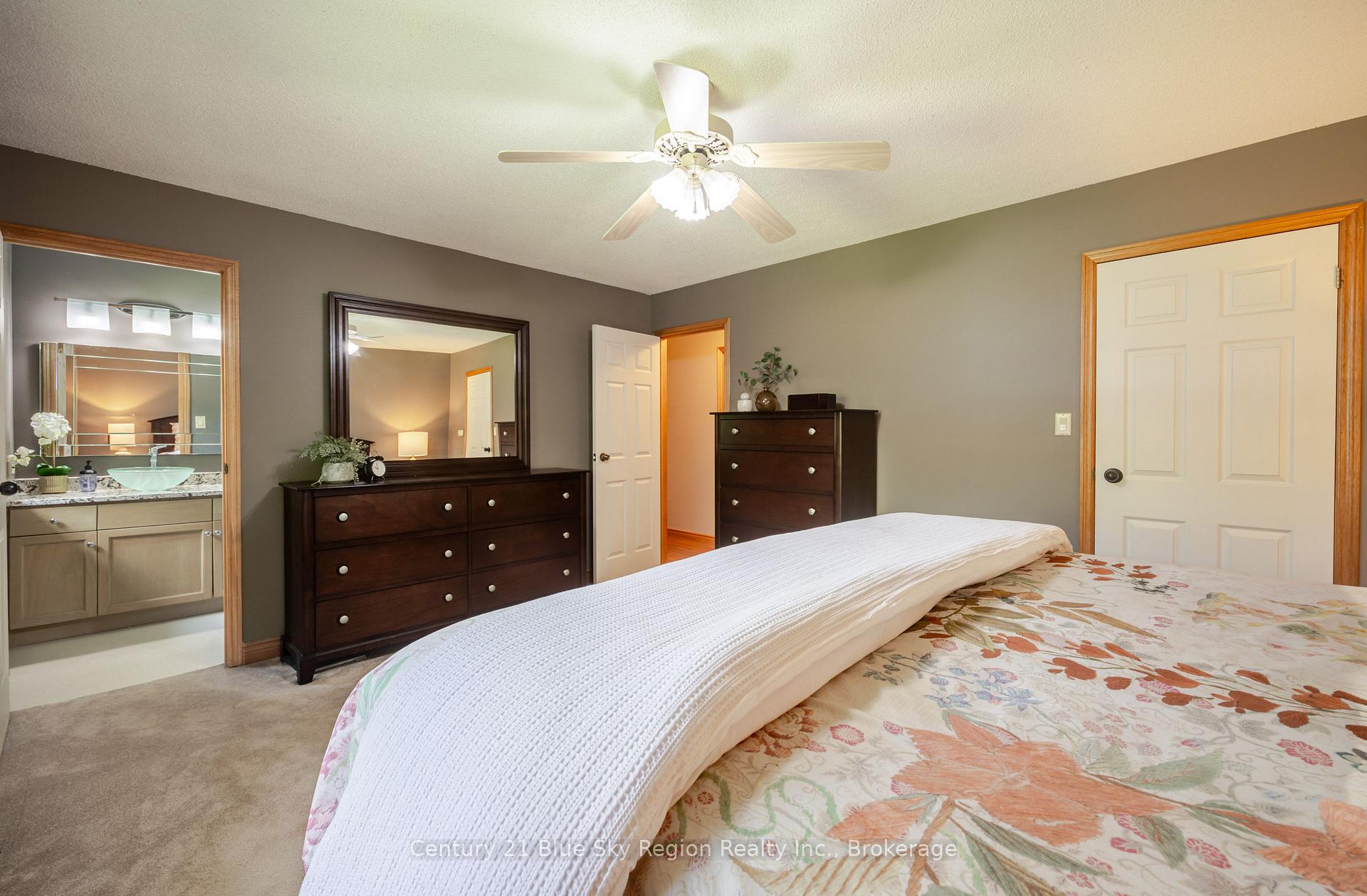 Photo 21 of 44 Springdale Drive, North Bay, Airport — HOMEH