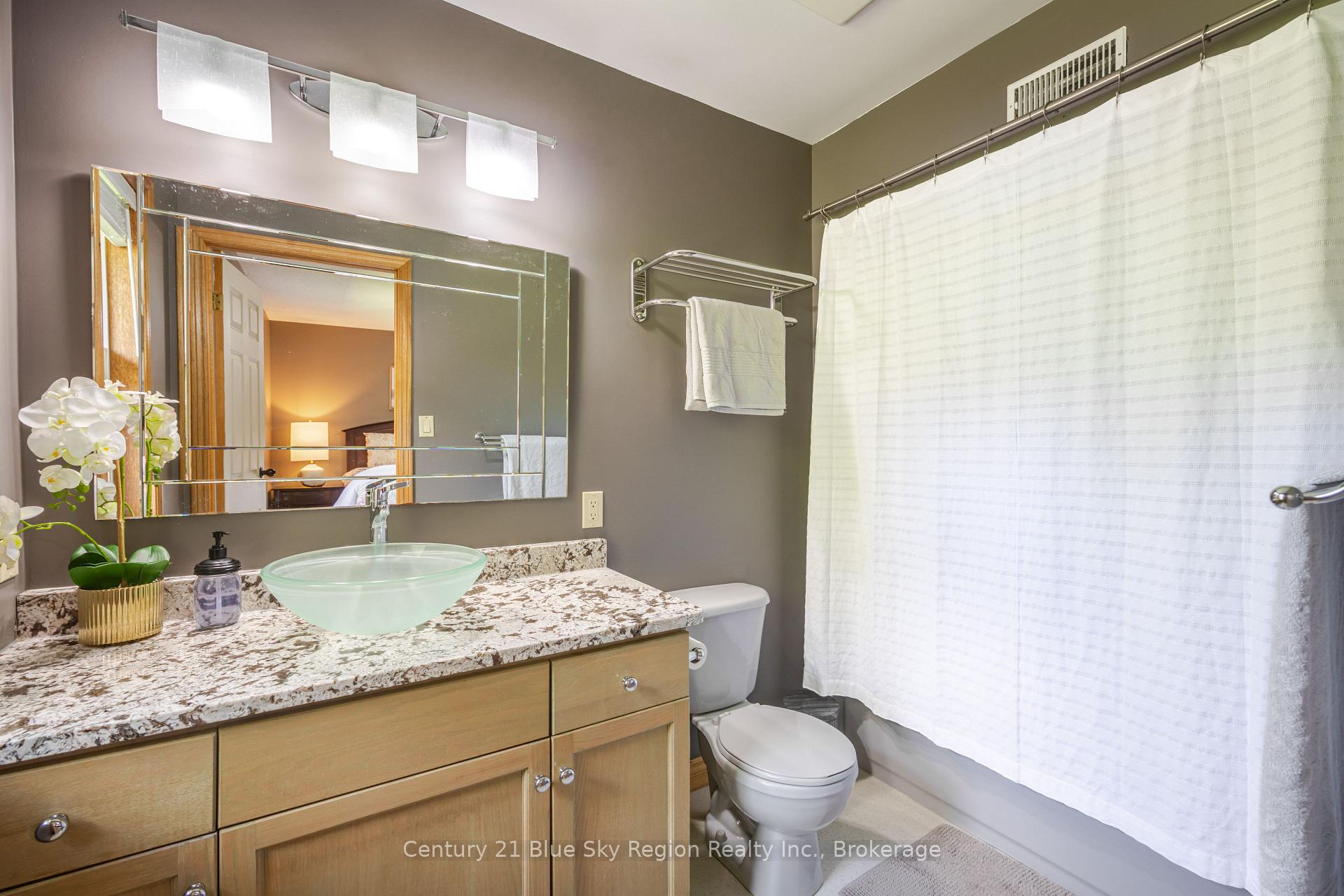 Photo 22 of 44 Springdale Drive, North Bay, Airport — HOMEH