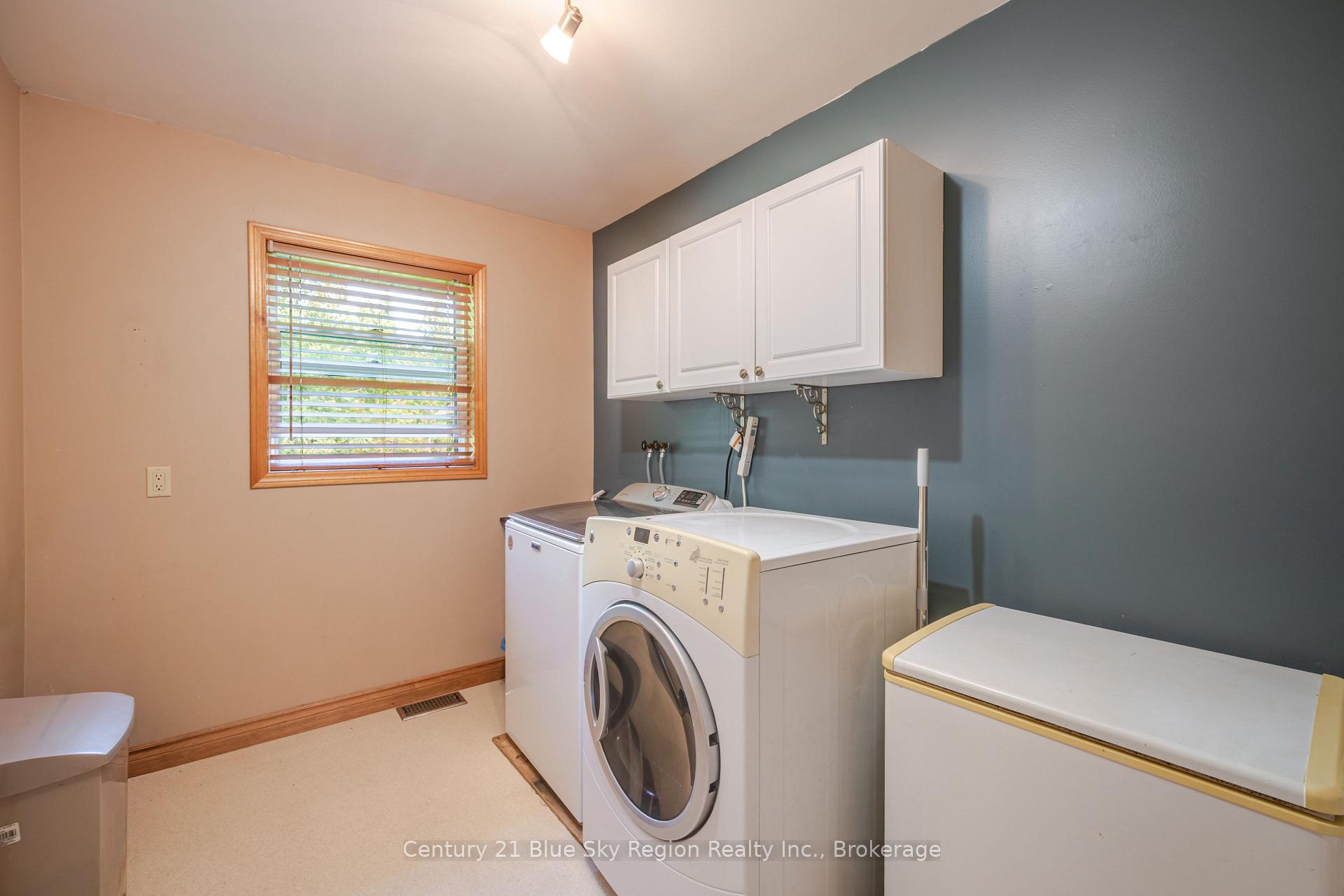 Photo 26 of 44 Springdale Drive, North Bay, Airport — HOMEH