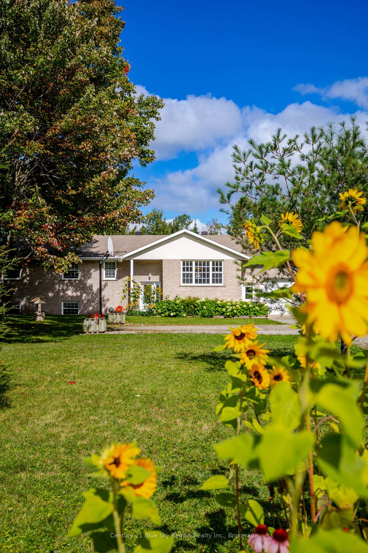 Photo 37 of 44 Springdale Drive, North Bay, Airport — HOMEH