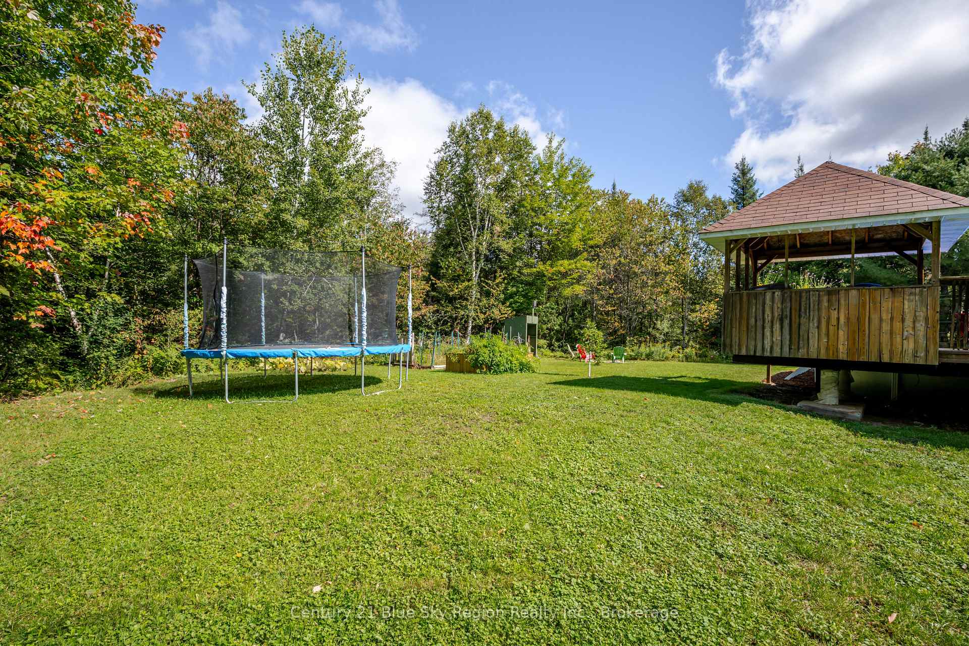 Photo 39 of 44 Springdale Drive, North Bay, Airport — HOMEH