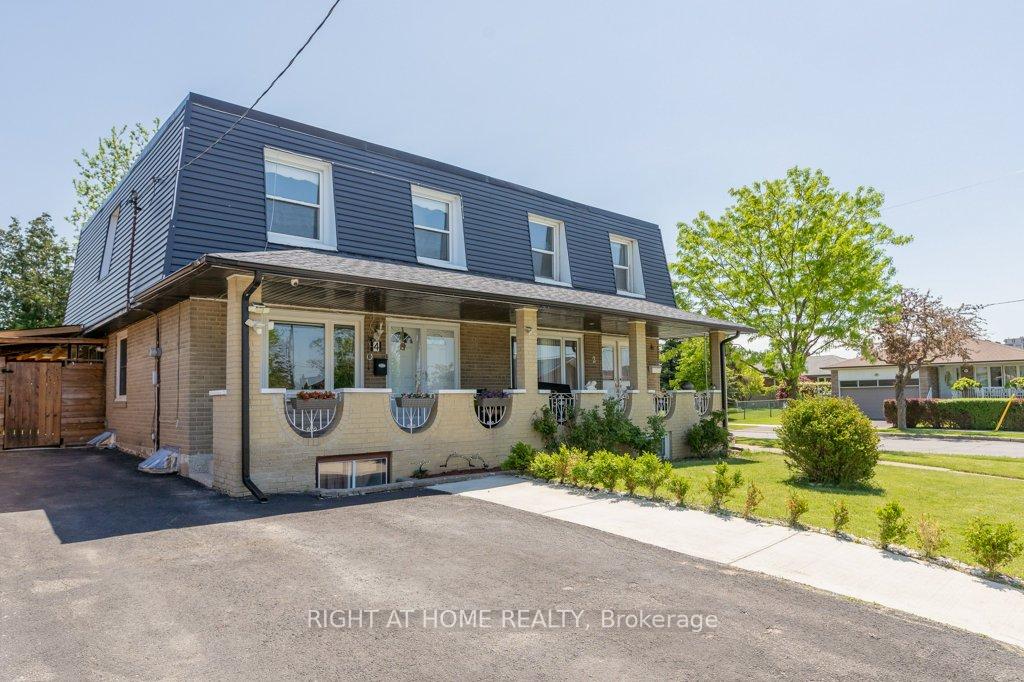 Photo 2 of 4 Fennimore Crescent, North York, Glenfield-Jane Heights — HOMEH