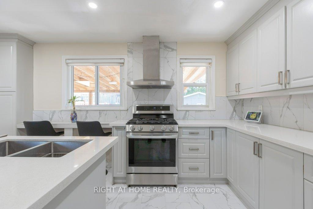 Photo 14 of 4 Fennimore Crescent, North York, Glenfield-Jane Heights — HOMEH