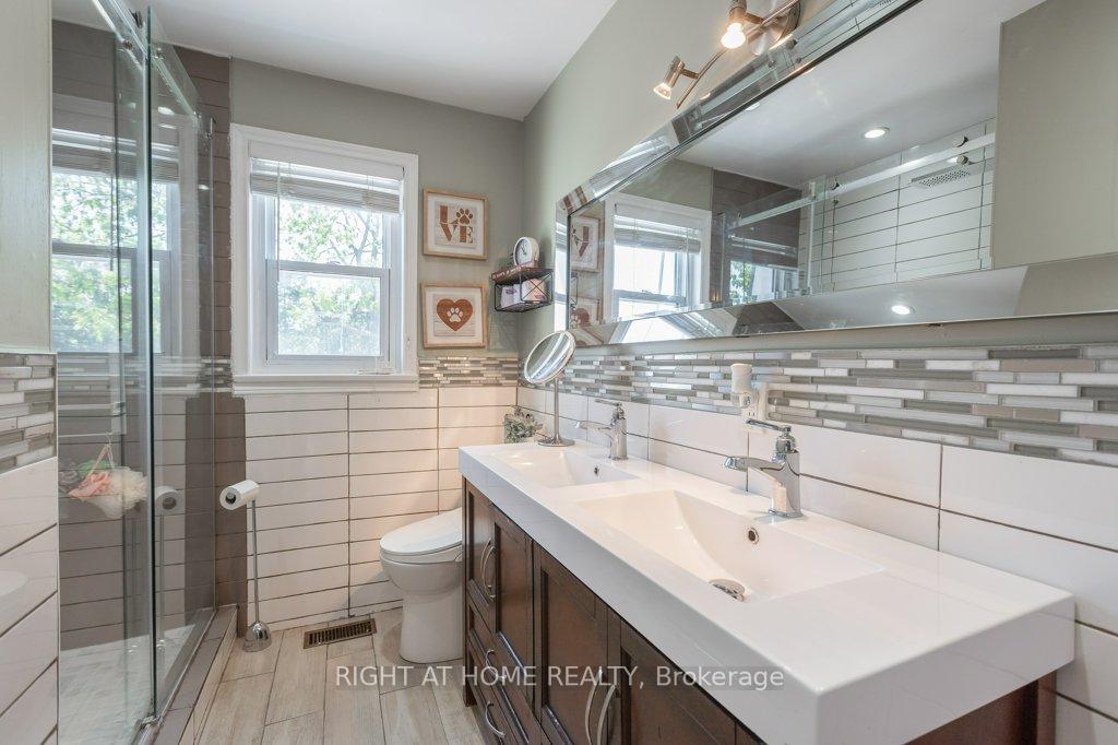 Photo 16 of 4 Fennimore Crescent, North York, Glenfield-Jane Heights — HOMEH