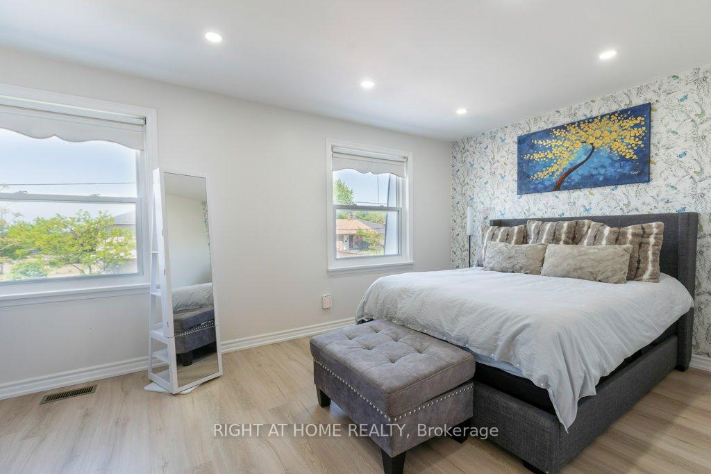 Photo 24 of 4 Fennimore Crescent, North York, Glenfield-Jane Heights — HOMEH