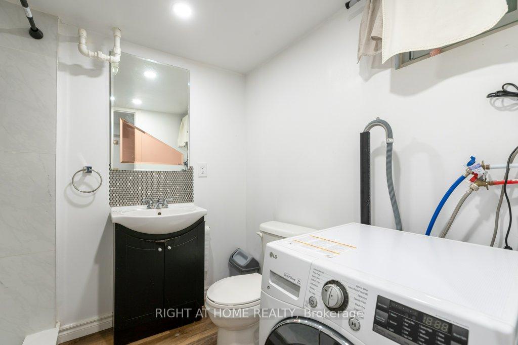 Photo 31 of 4 Fennimore Crescent, North York, Glenfield-Jane Heights — HOMEH