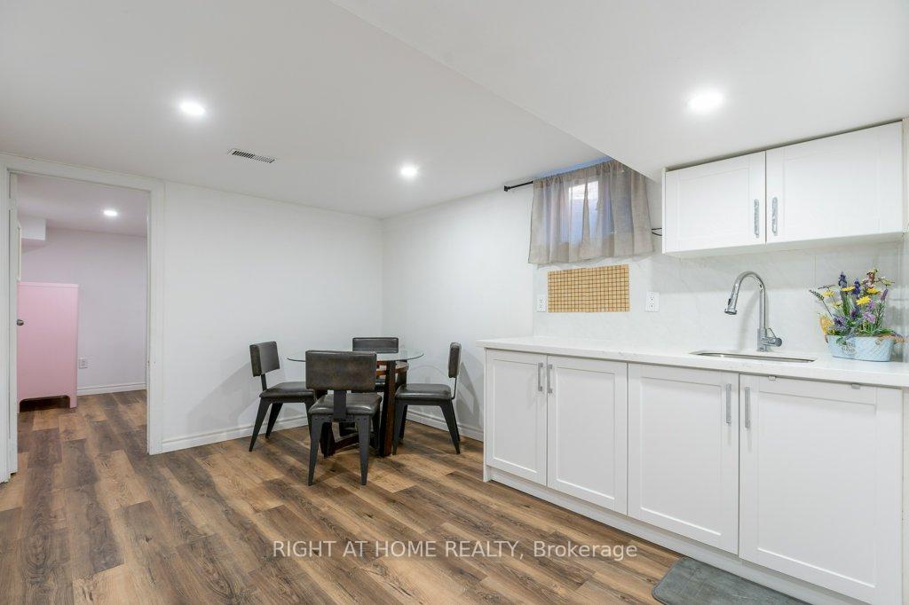 Photo 33 of 4 Fennimore Crescent, North York, Glenfield-Jane Heights — HOMEH