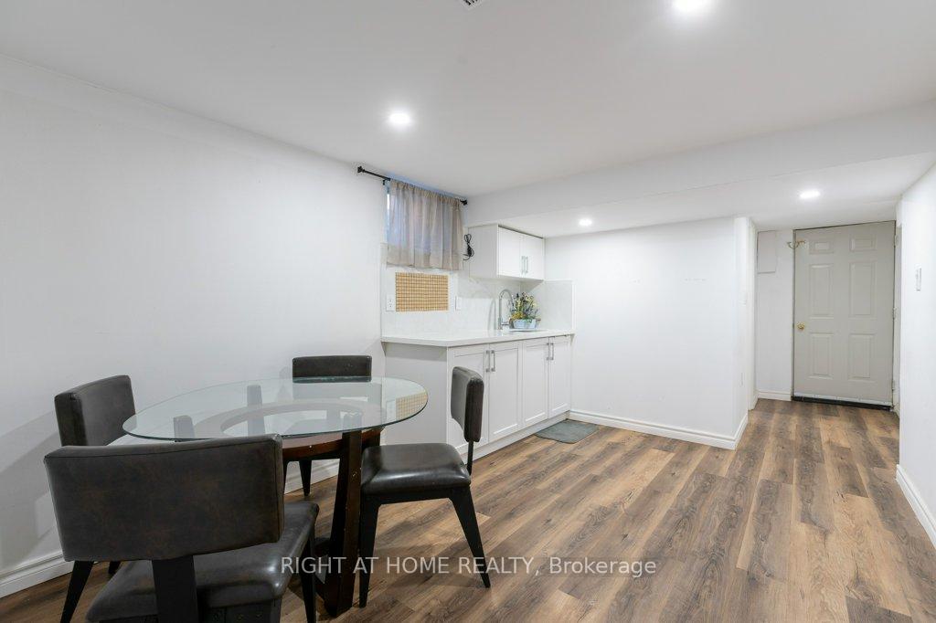 Photo 34 of 4 Fennimore Crescent, North York, Glenfield-Jane Heights — HOMEH