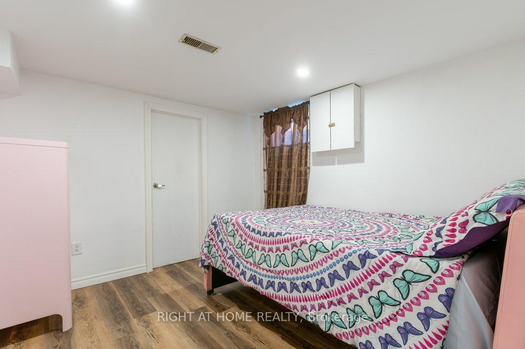 Photo 35 of 4 Fennimore Crescent, North York, Glenfield-Jane Heights — HOMEH