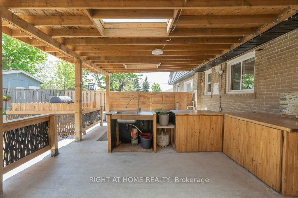 Photo 38 of 4 Fennimore Crescent, North York, Glenfield-Jane Heights — HOMEH