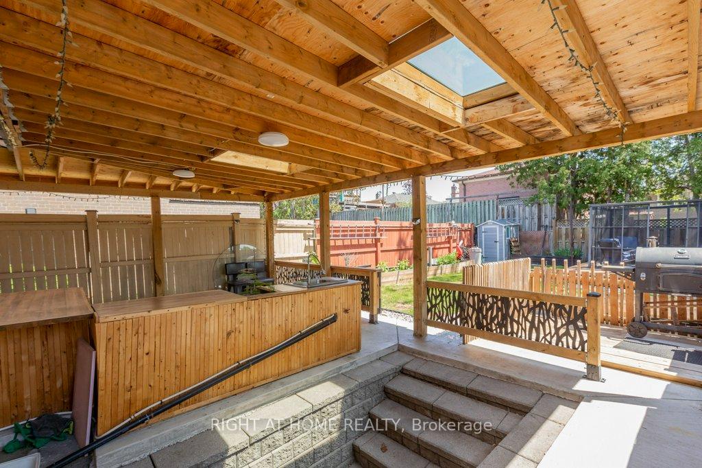 Photo 39 of 4 Fennimore Crescent, North York, Glenfield-Jane Heights — HOMEH