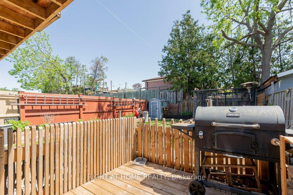Photo 40 of 4 Fennimore Crescent, North York, Glenfield-Jane Heights — HOMEH